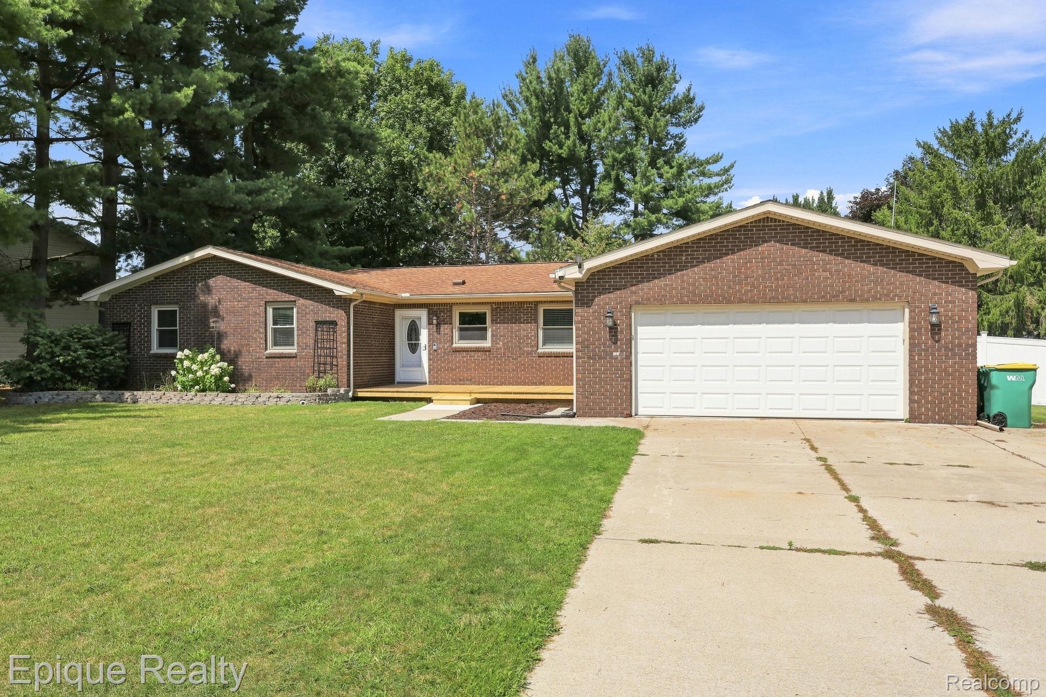 4608 Huntington Drive — photo