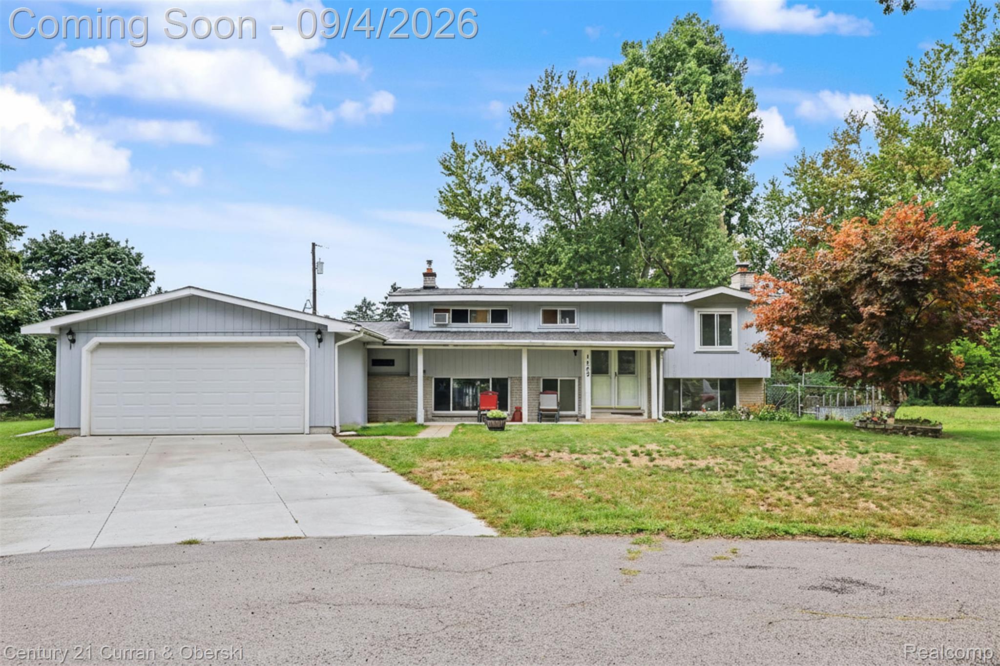 1869 Middle Trail Road — photo