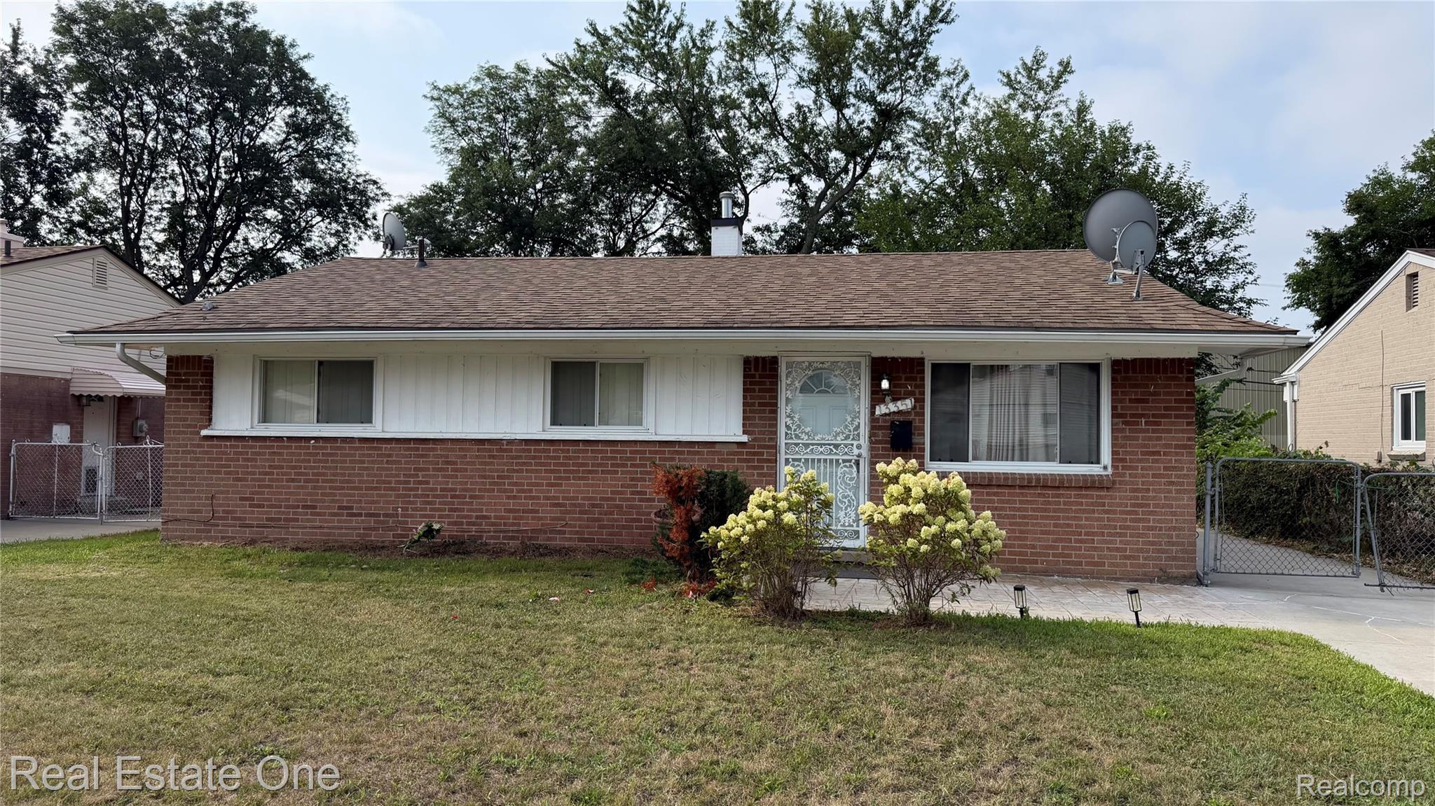 13351 Albany Street — photo