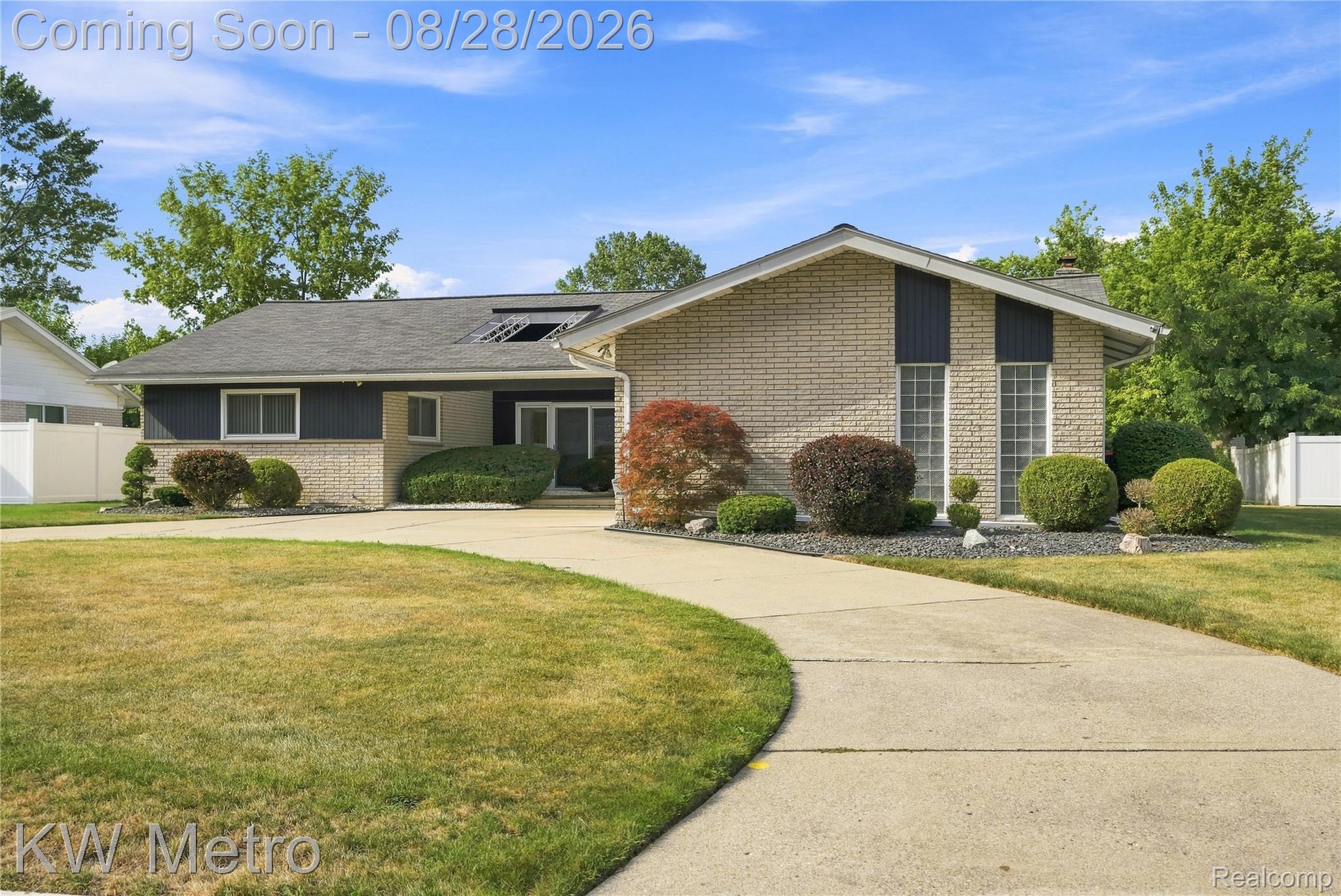 17700 Adrian Road — photo