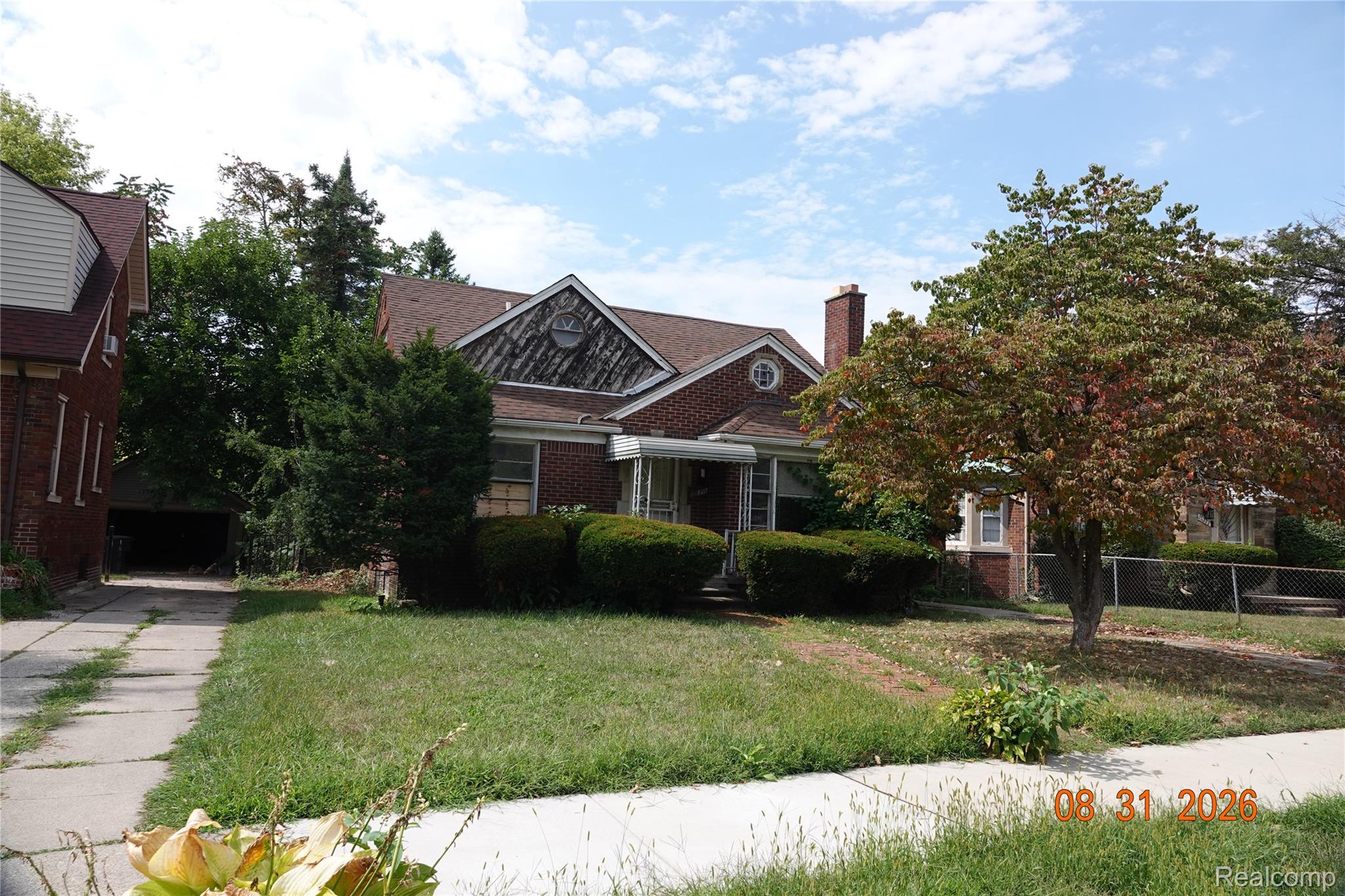 15371 Lindsay Street — photo