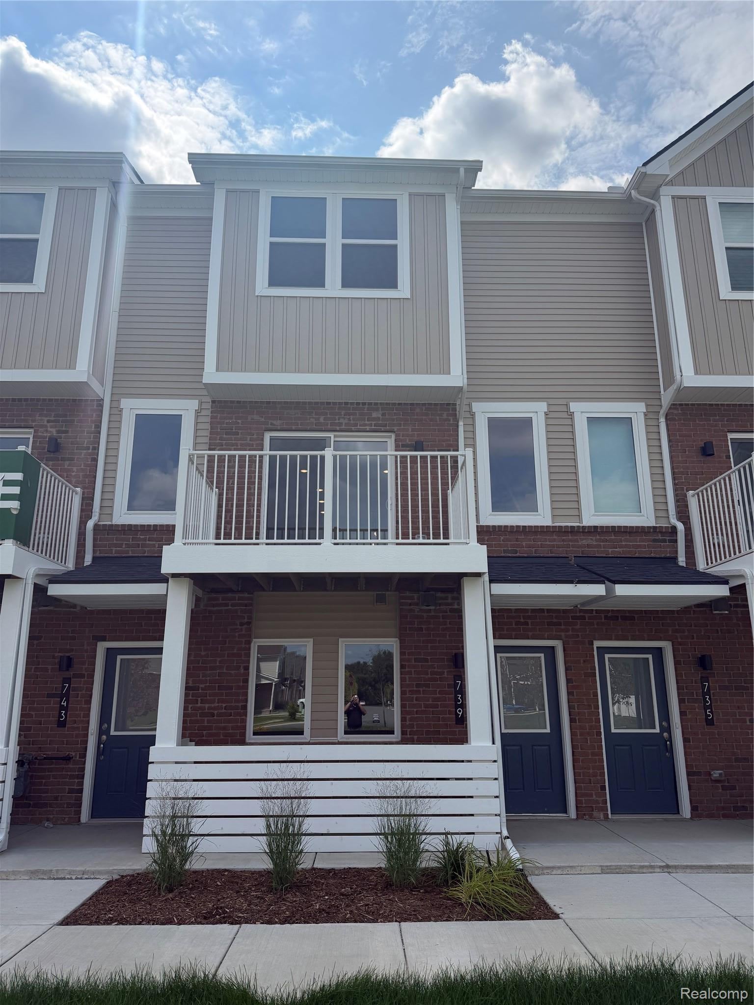 739 Canterbury Lane — photo