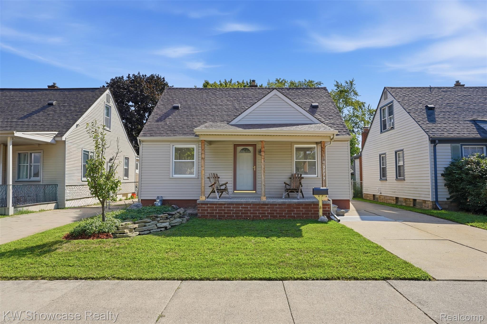 3829 Williams Street — photo