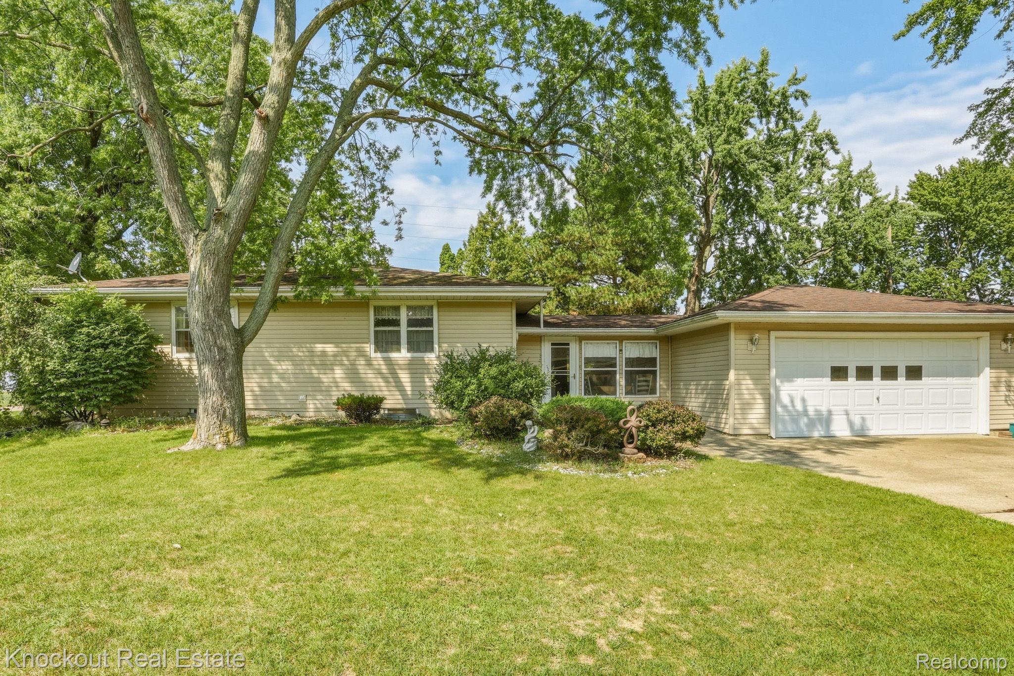 1755 S Reese Road — photo