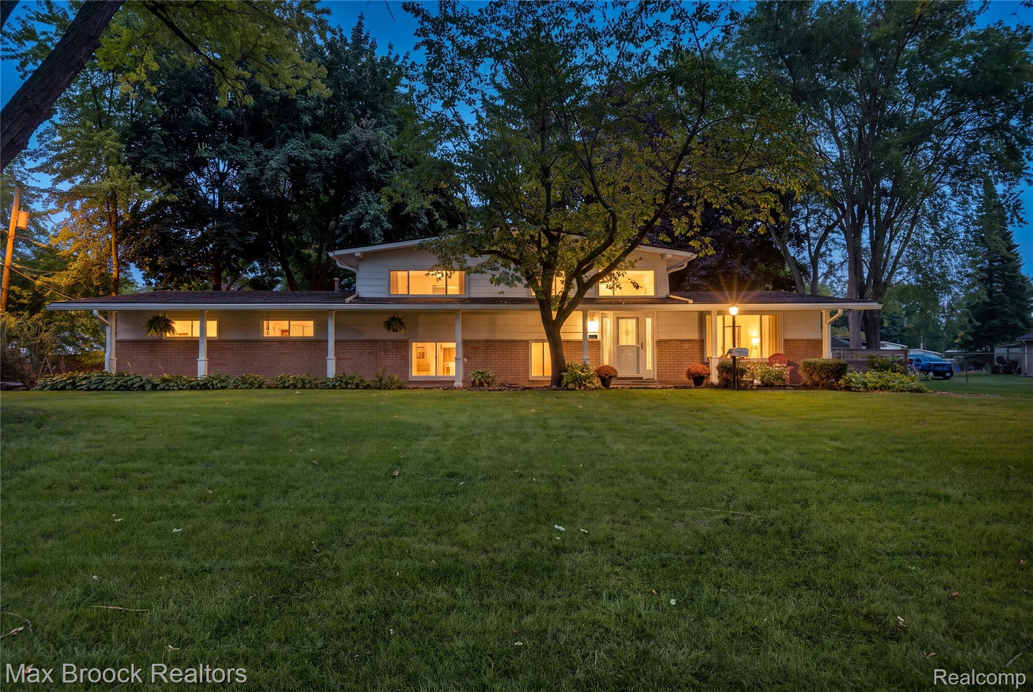 1752 Middle Trail Road — photo