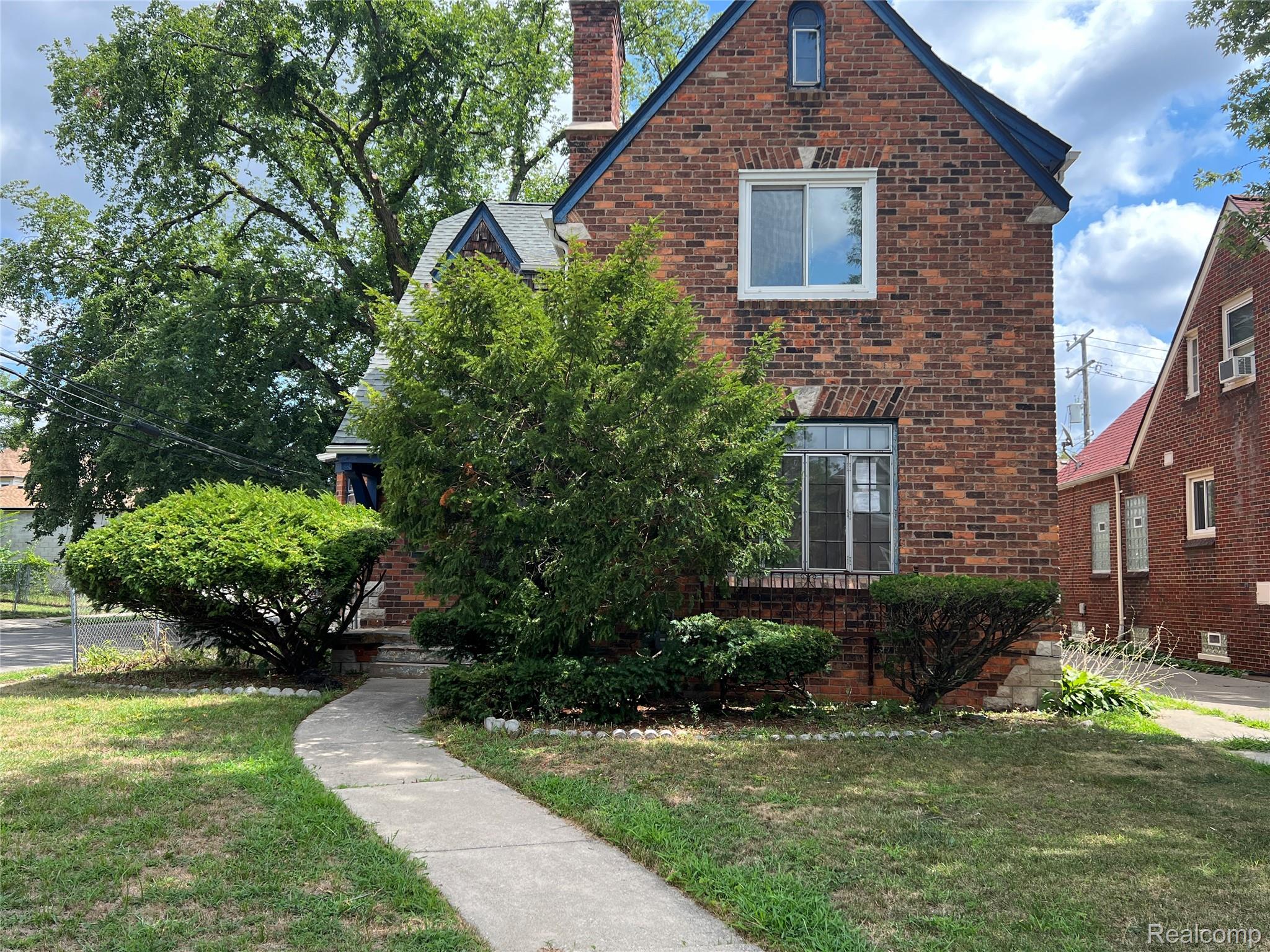 17420 Greenlawn Street — photo