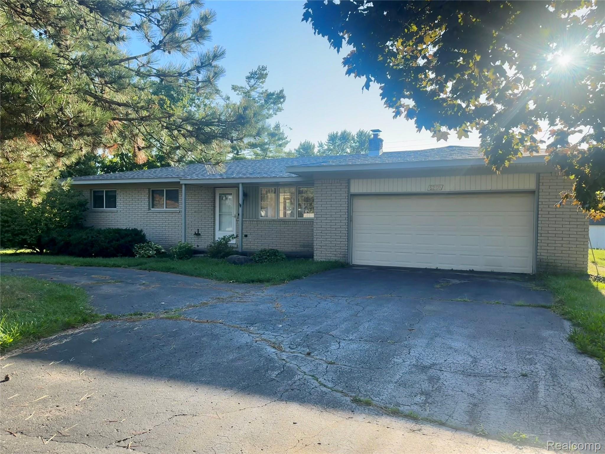 5260 Daniels Drive — photo