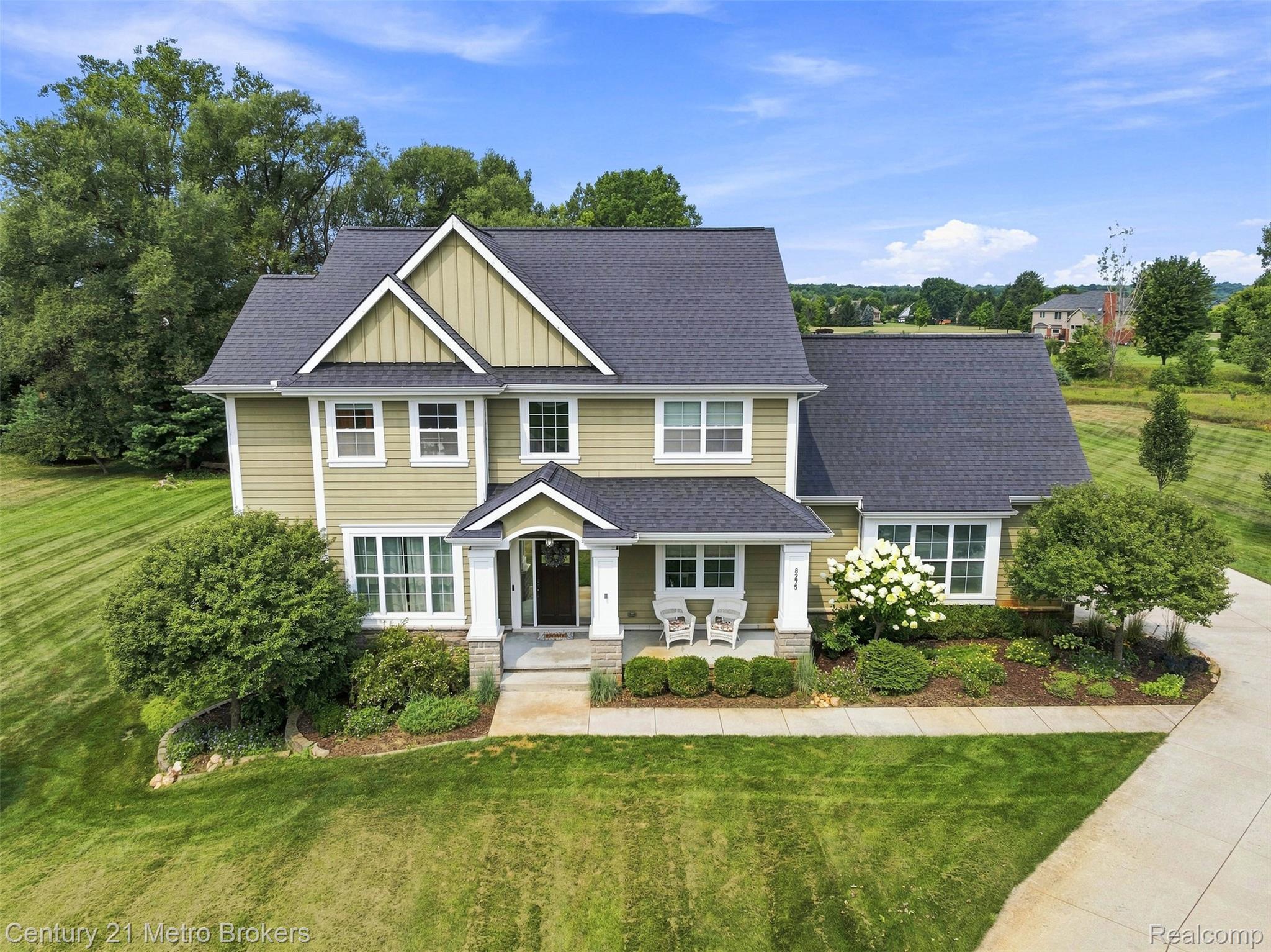 8275 Stonebrook Lane — photo