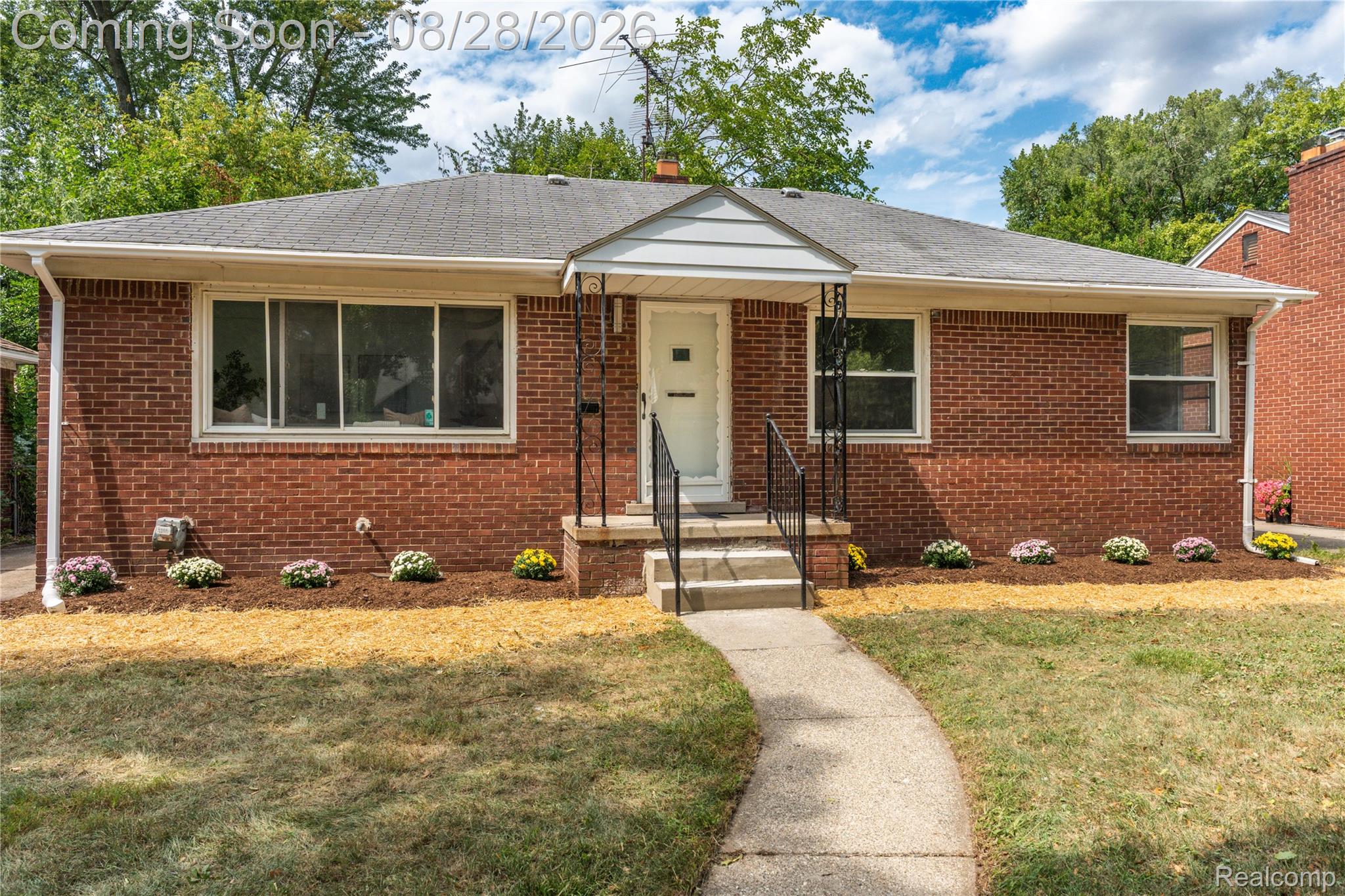 23561 Norwood Street — photo