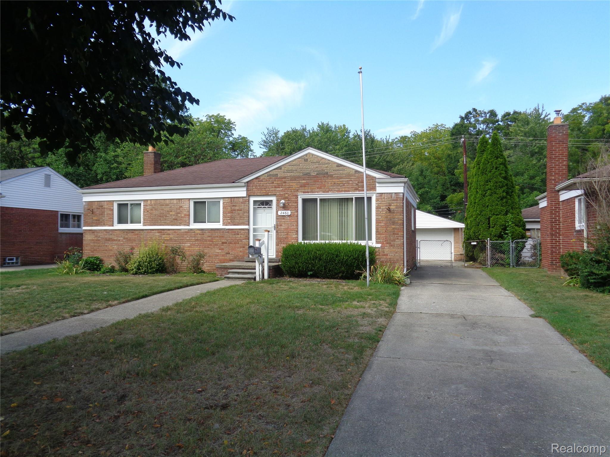 2460 Longmeadow Drive — photo