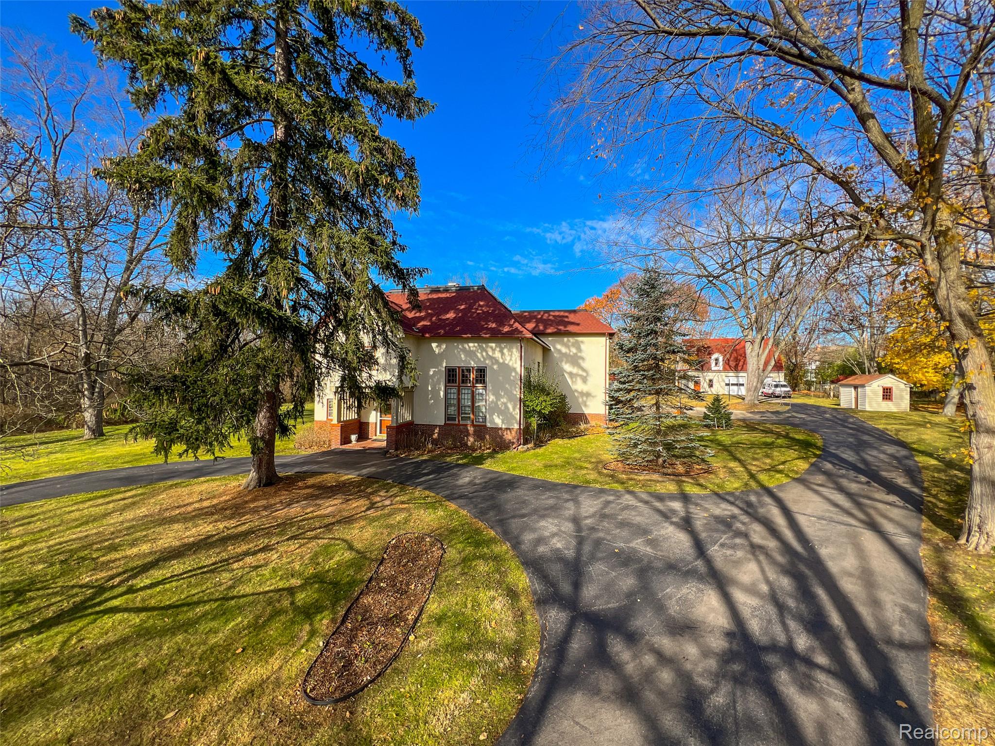 5044 Charing Cross Road — photo