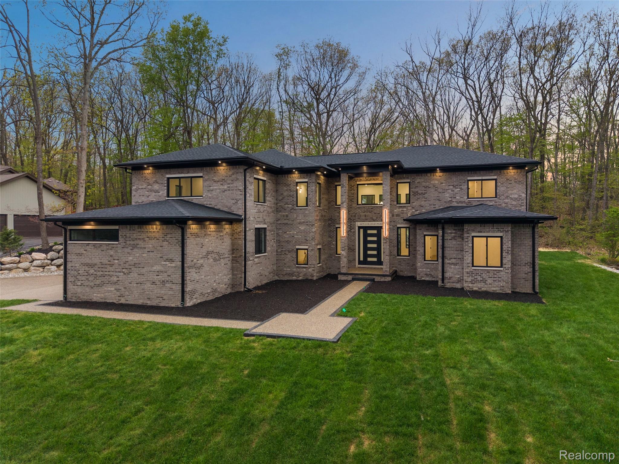 6675 College Park Drive — photo