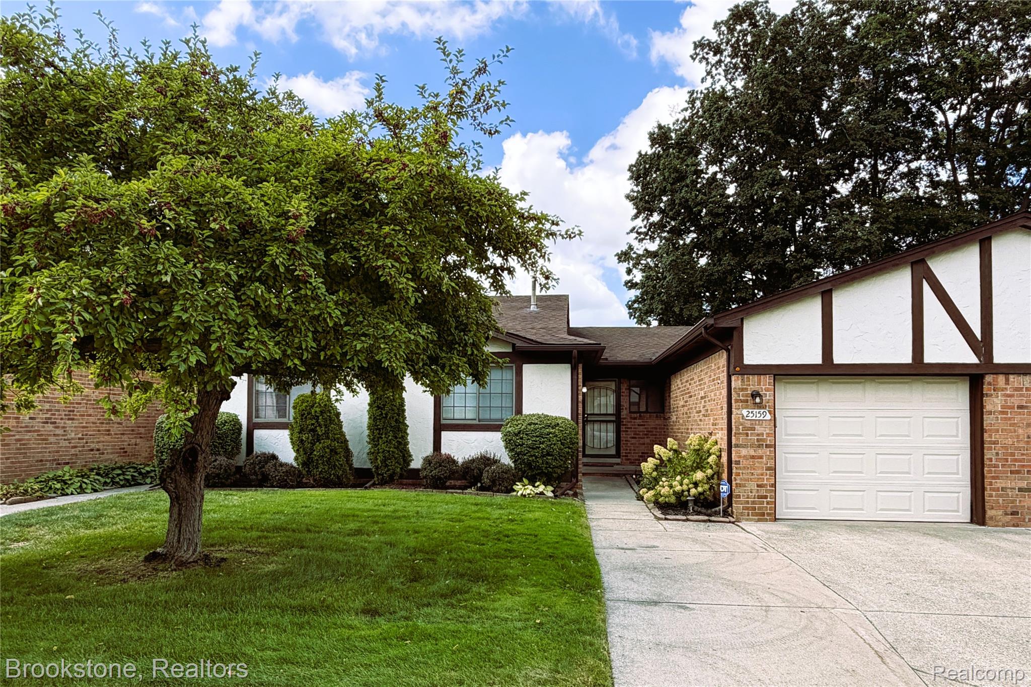 25159 Joanne Smith Drive — photo
