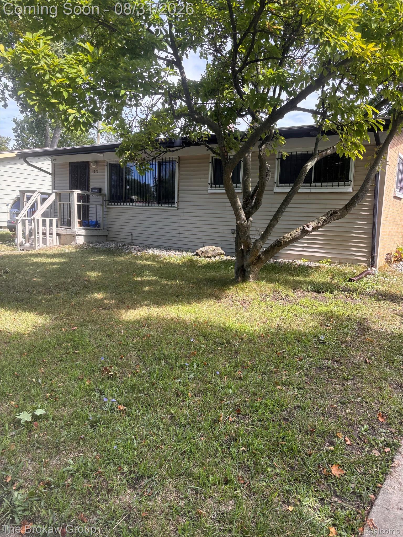 5916 Susan Street — photo