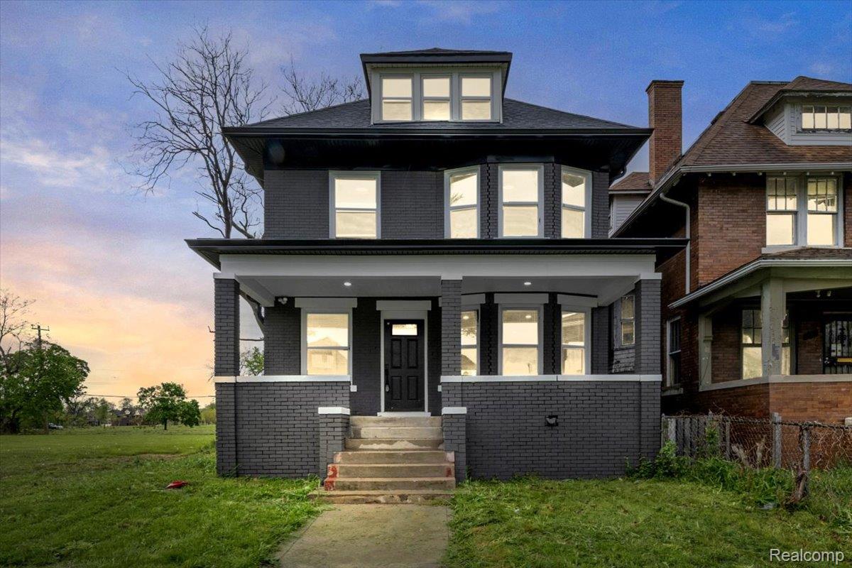 2181 Harding Street — photo