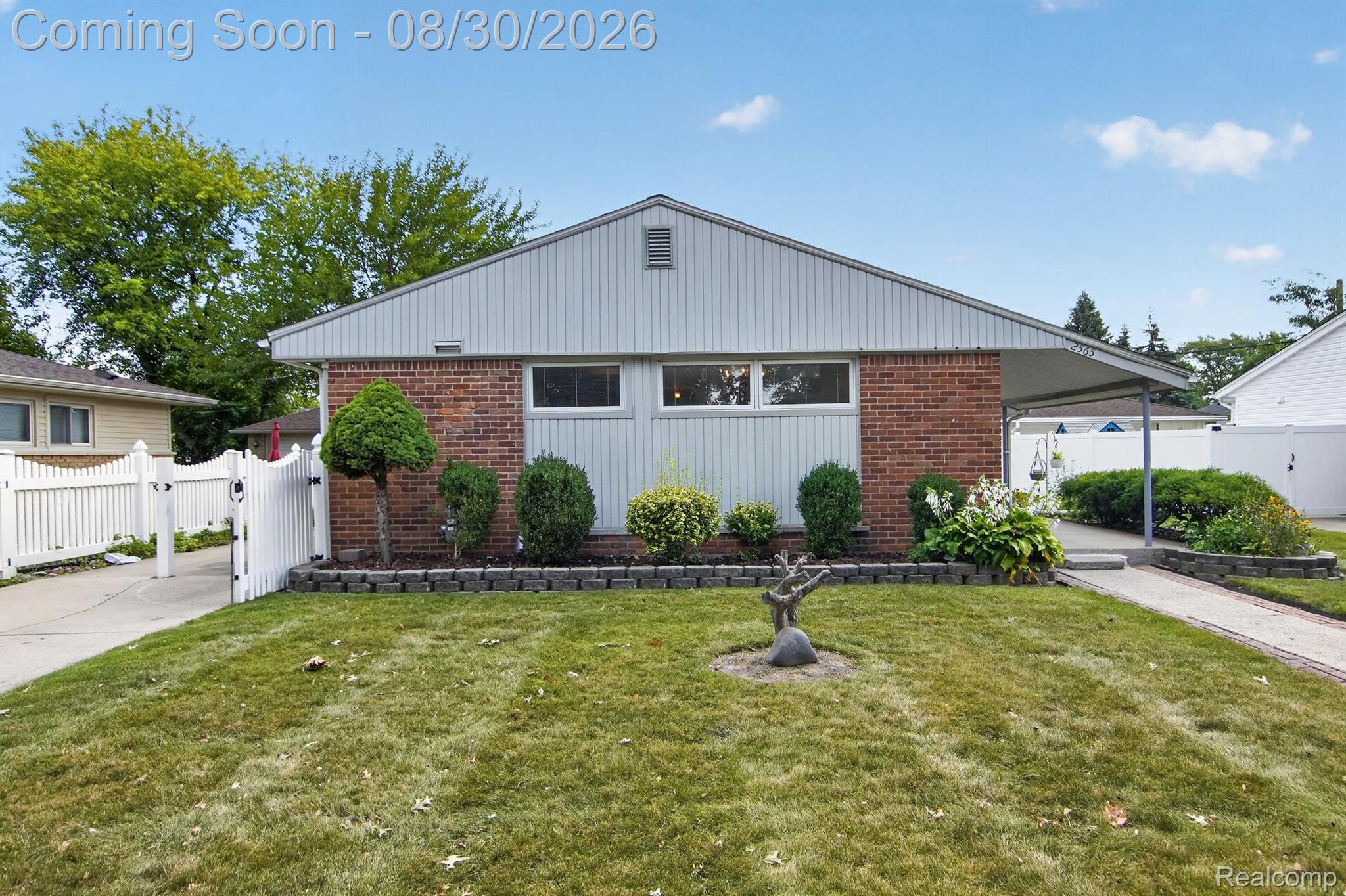 2565 Norwood Road — photo