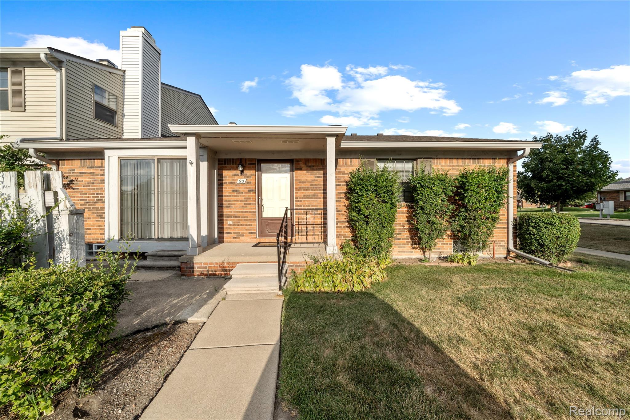 2101 Vine Way 90 — photo