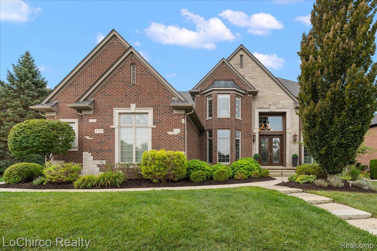 739 Majestic Drive — photo
