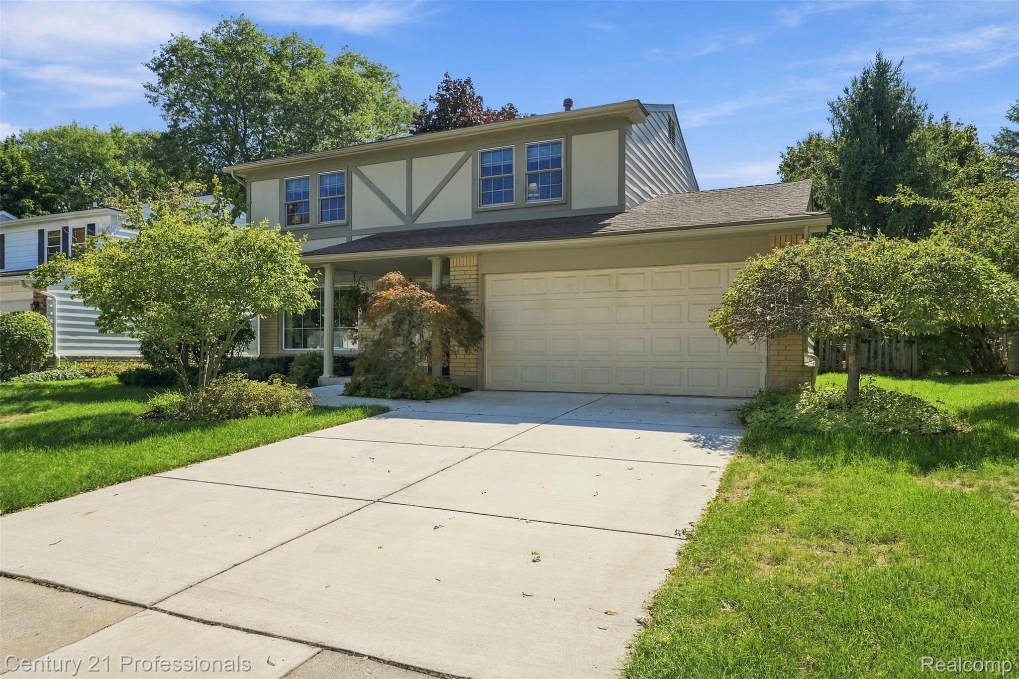 41827 Ridge Road E — photo
