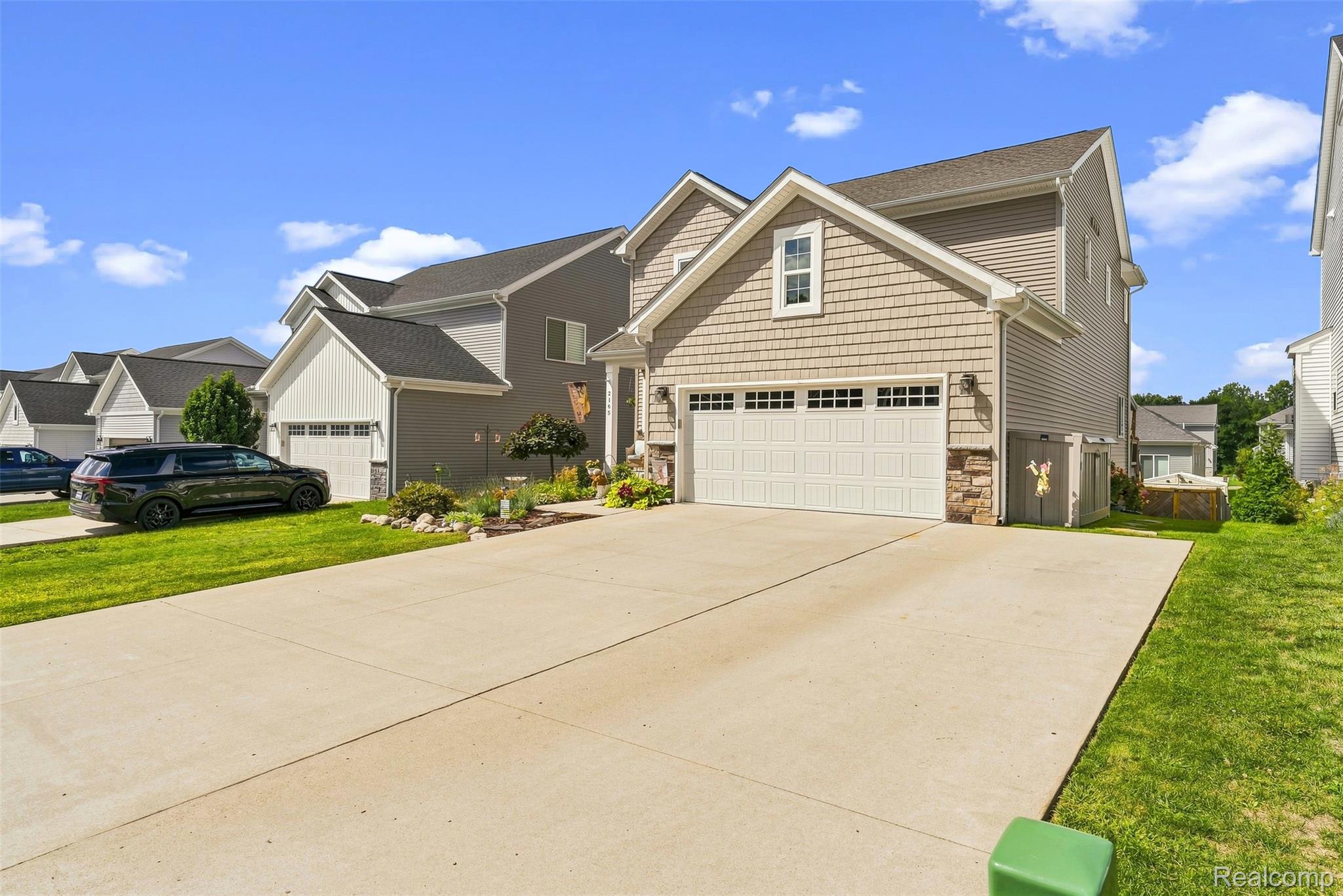 2165 Rolling Hills Drive — photo
