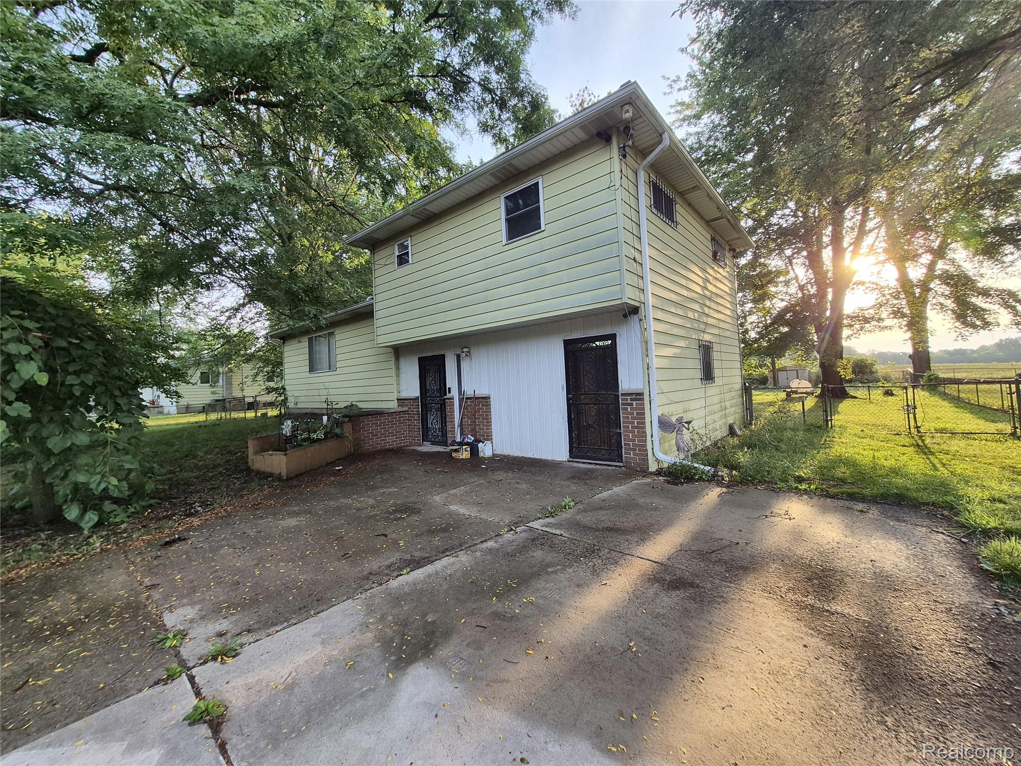 8373 Gale Road — photo