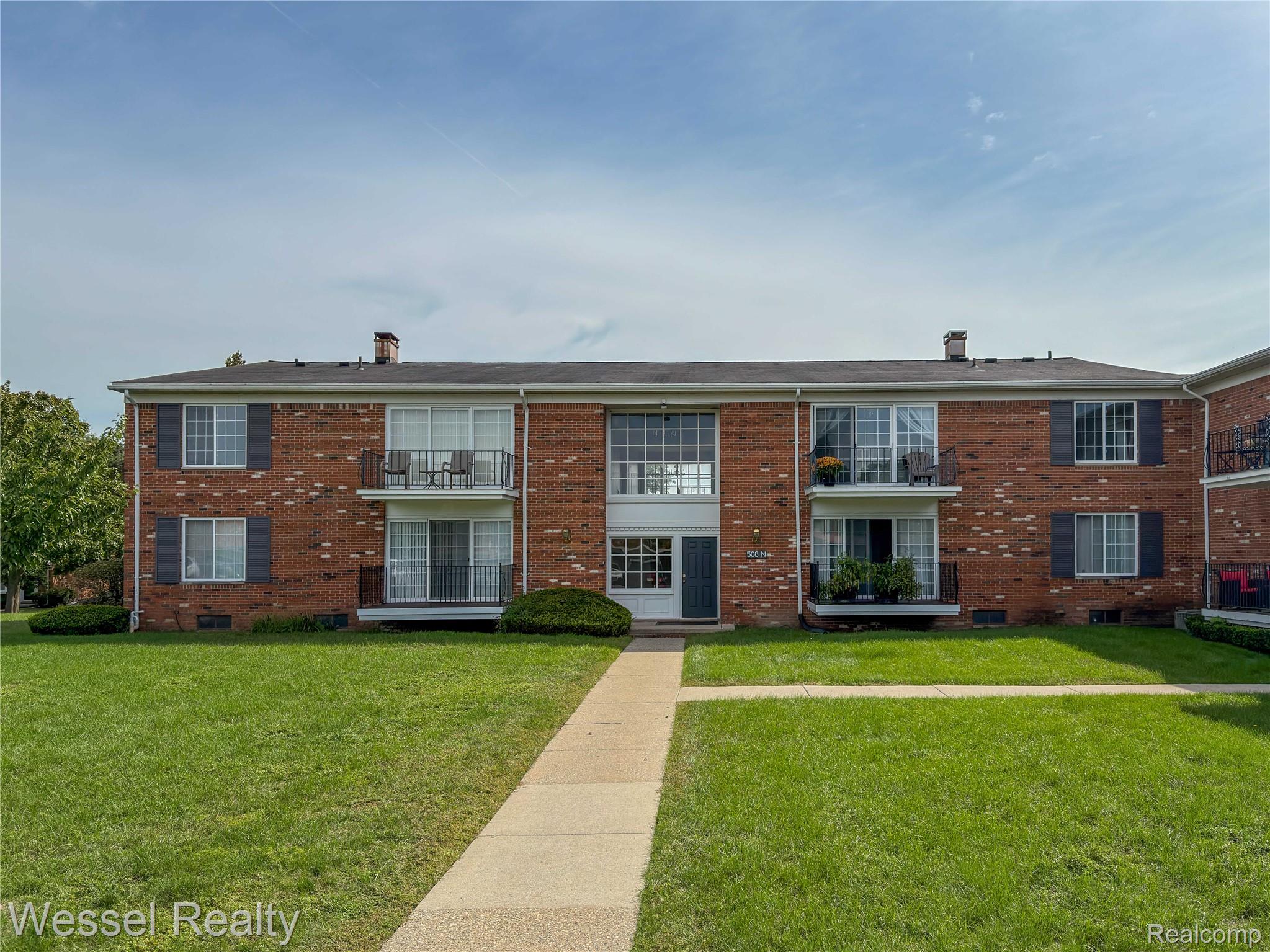 508 Fox Hills Drive N a7 — photo