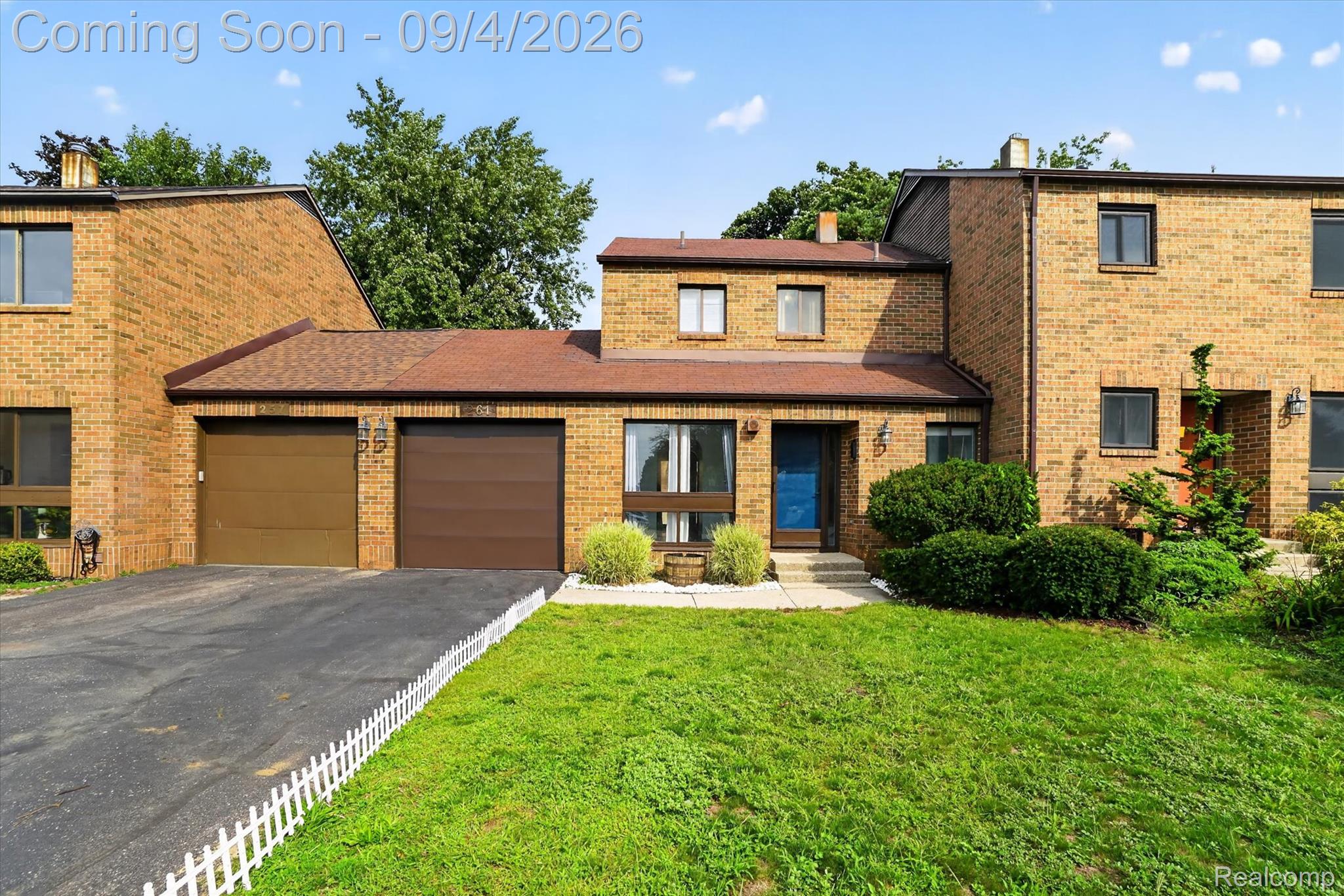 261 Heritage Commons Street SE — photo