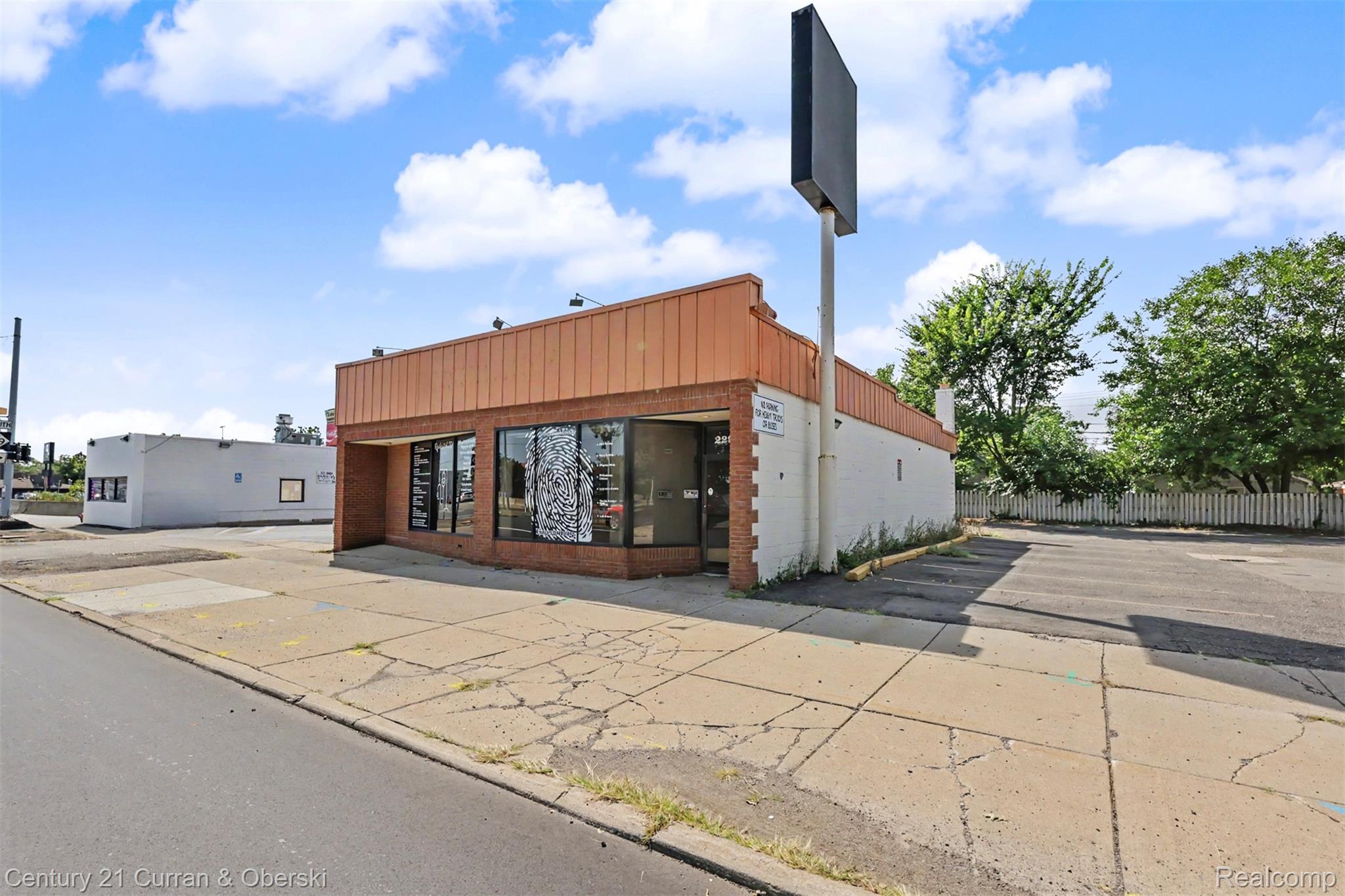 22976 Outer Drive — photo