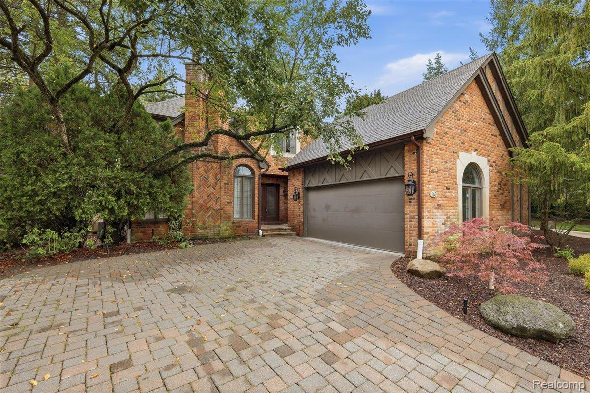 160 Kirkwood Court — photo