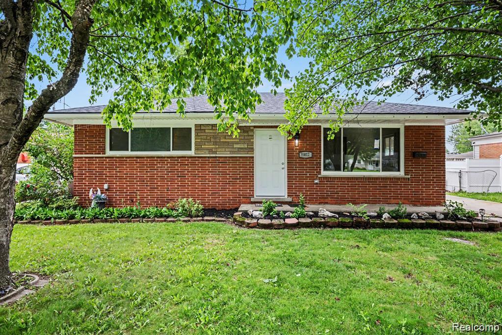 35812 Little Mack Avenue — photo