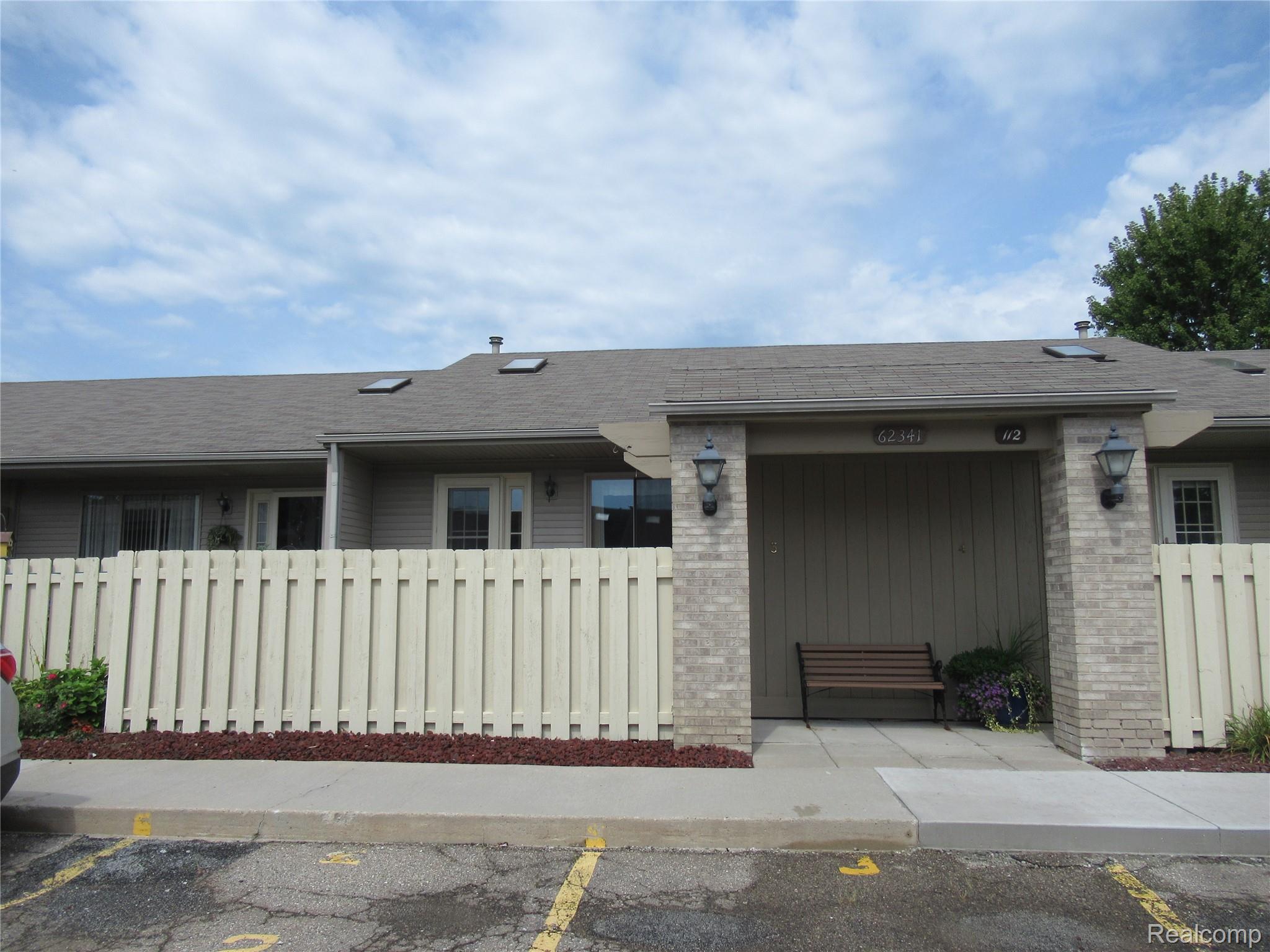 62341 Arlington Circle 3 — photo