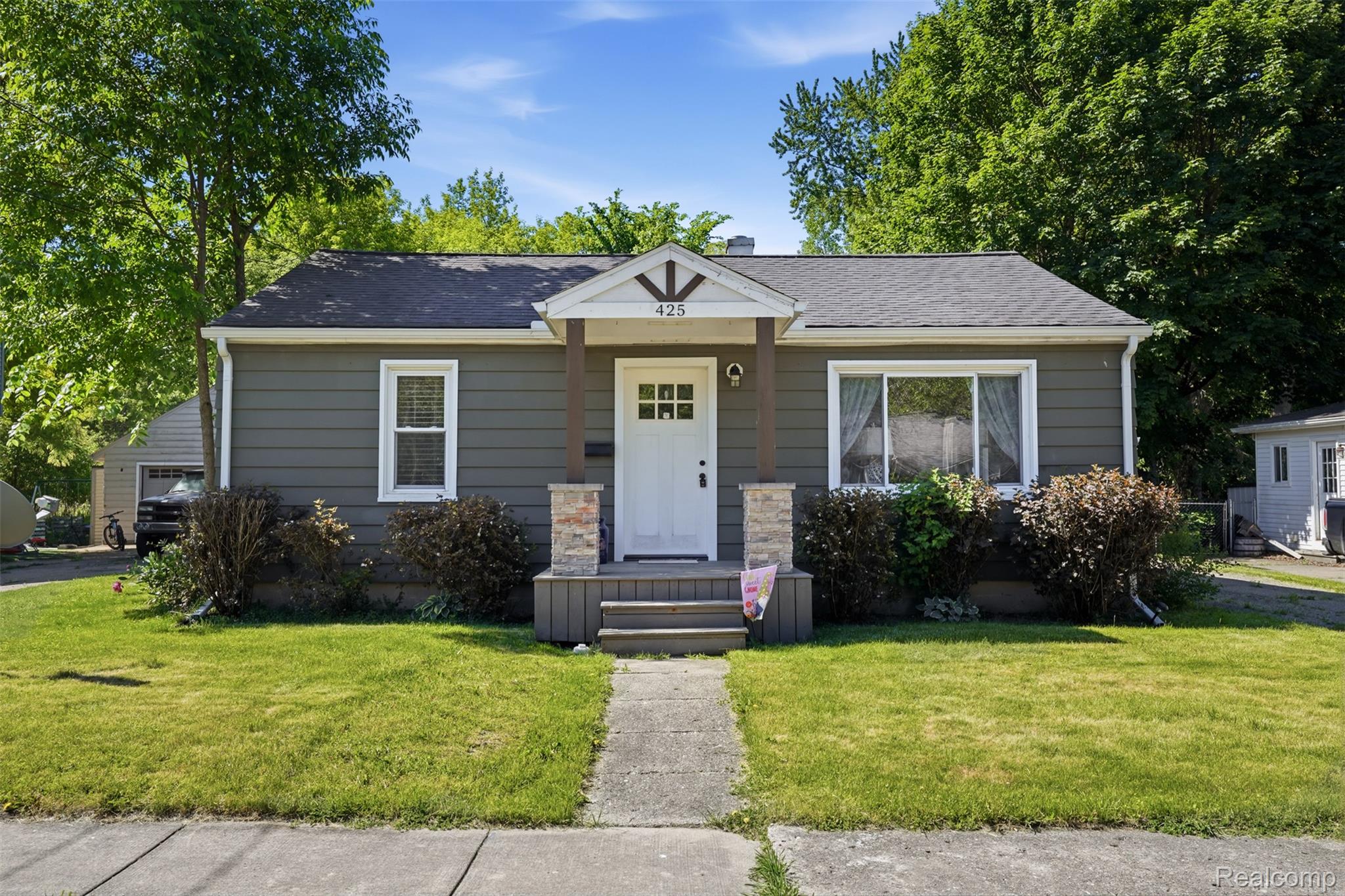 425 W Caroline Street — photo