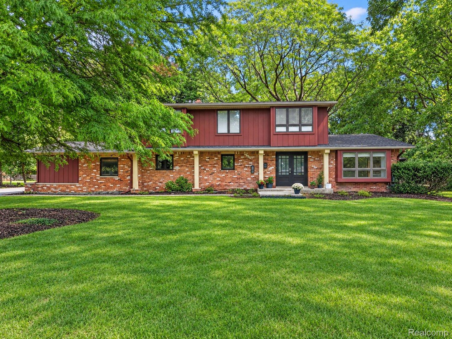 6829 E Knollwood Circle — photo