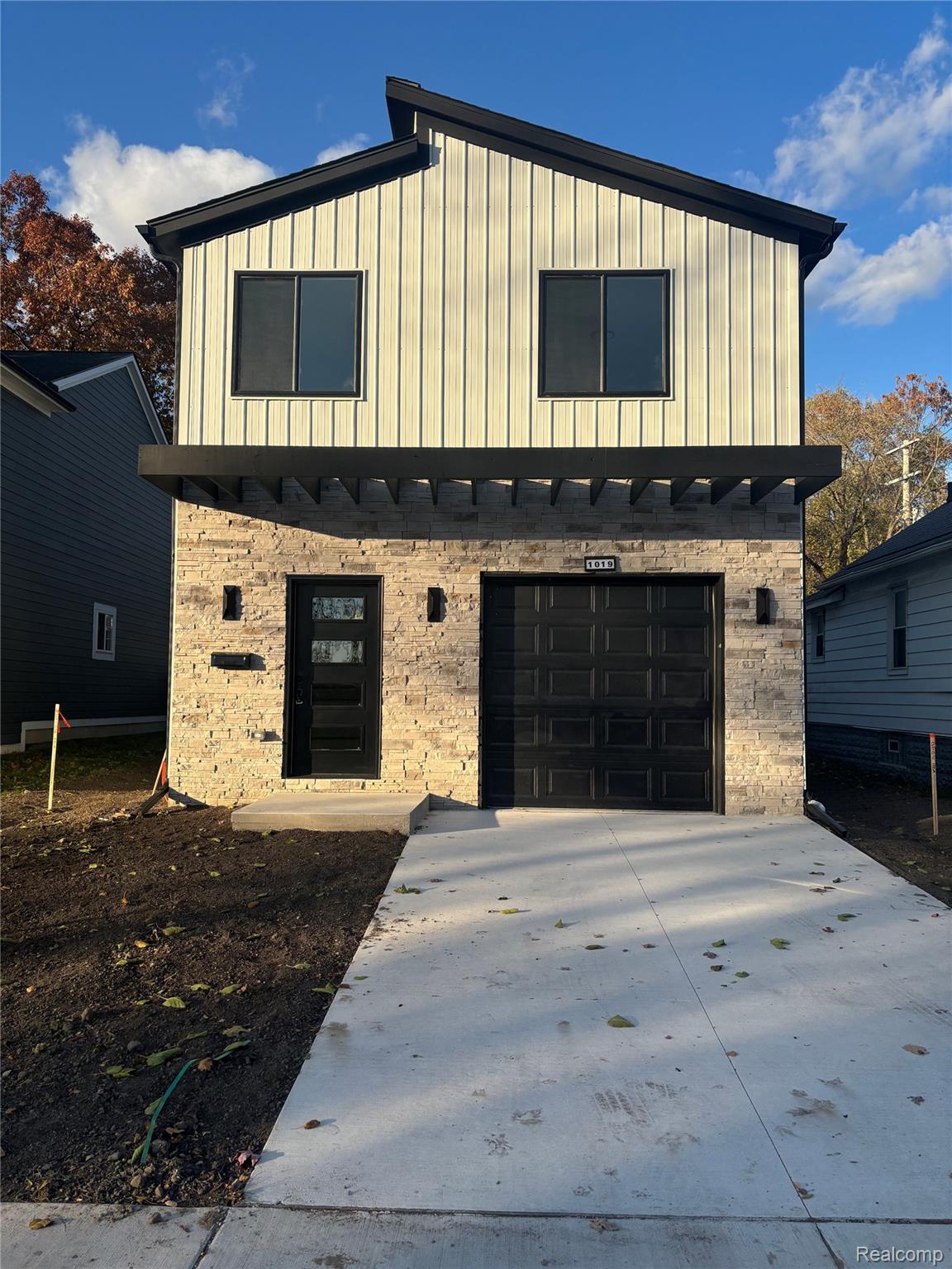 1019 E George Avenue — photo