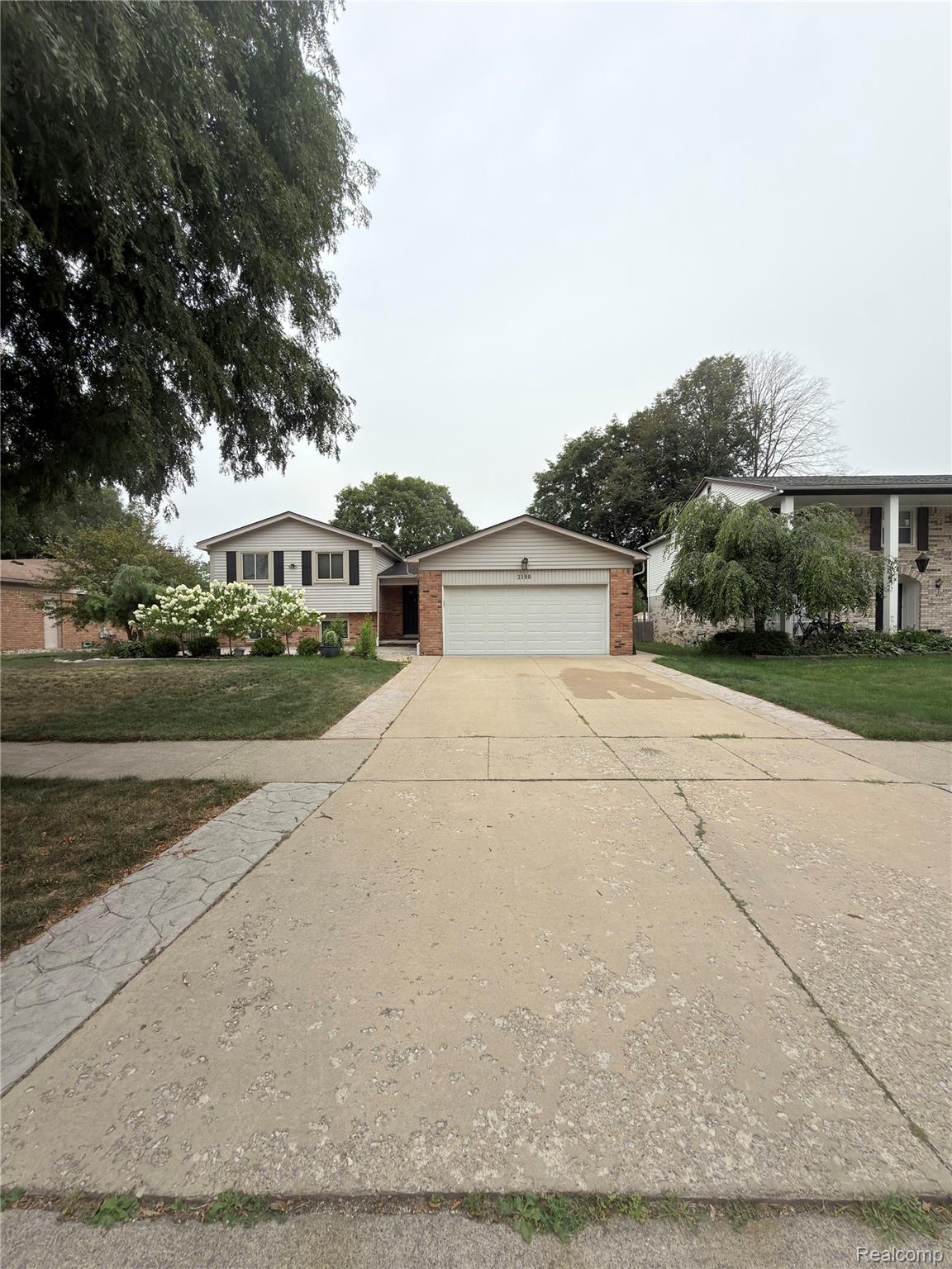 2108 Adrienne Drive — photo