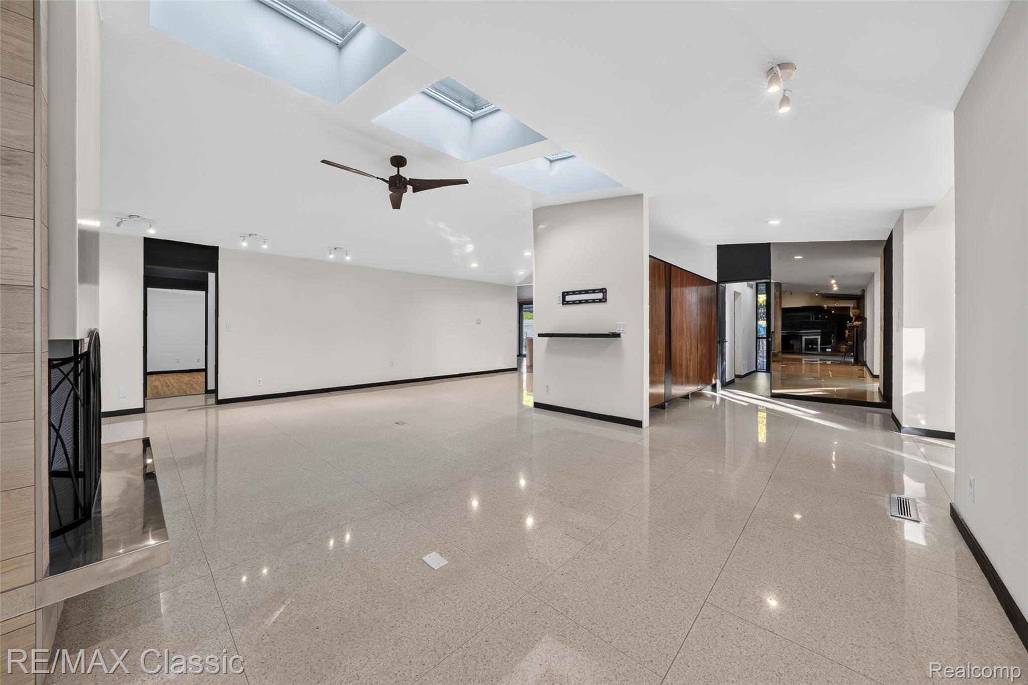1167 Charrington Road — photo