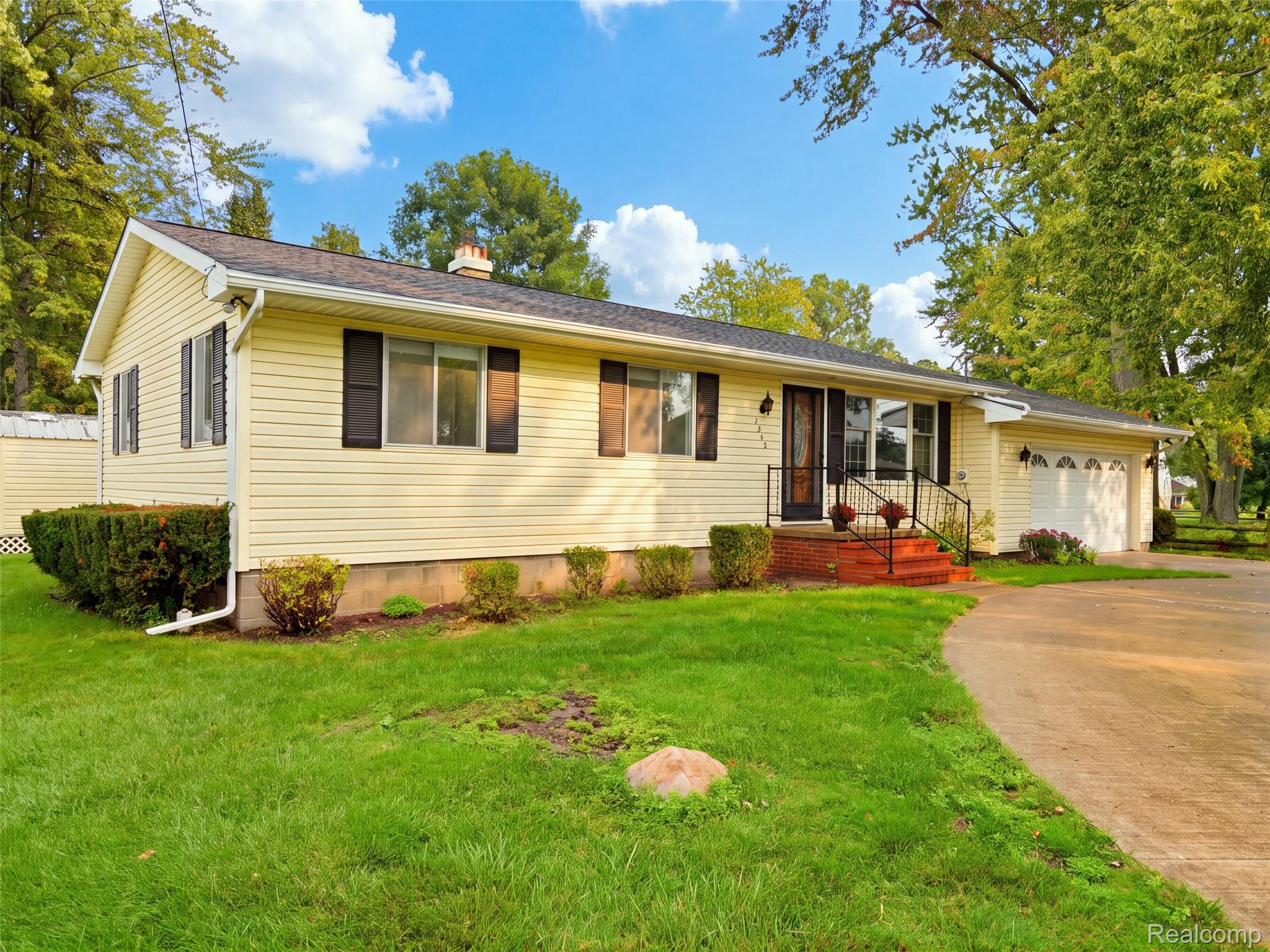 1353 Elmhurst Drive — photo