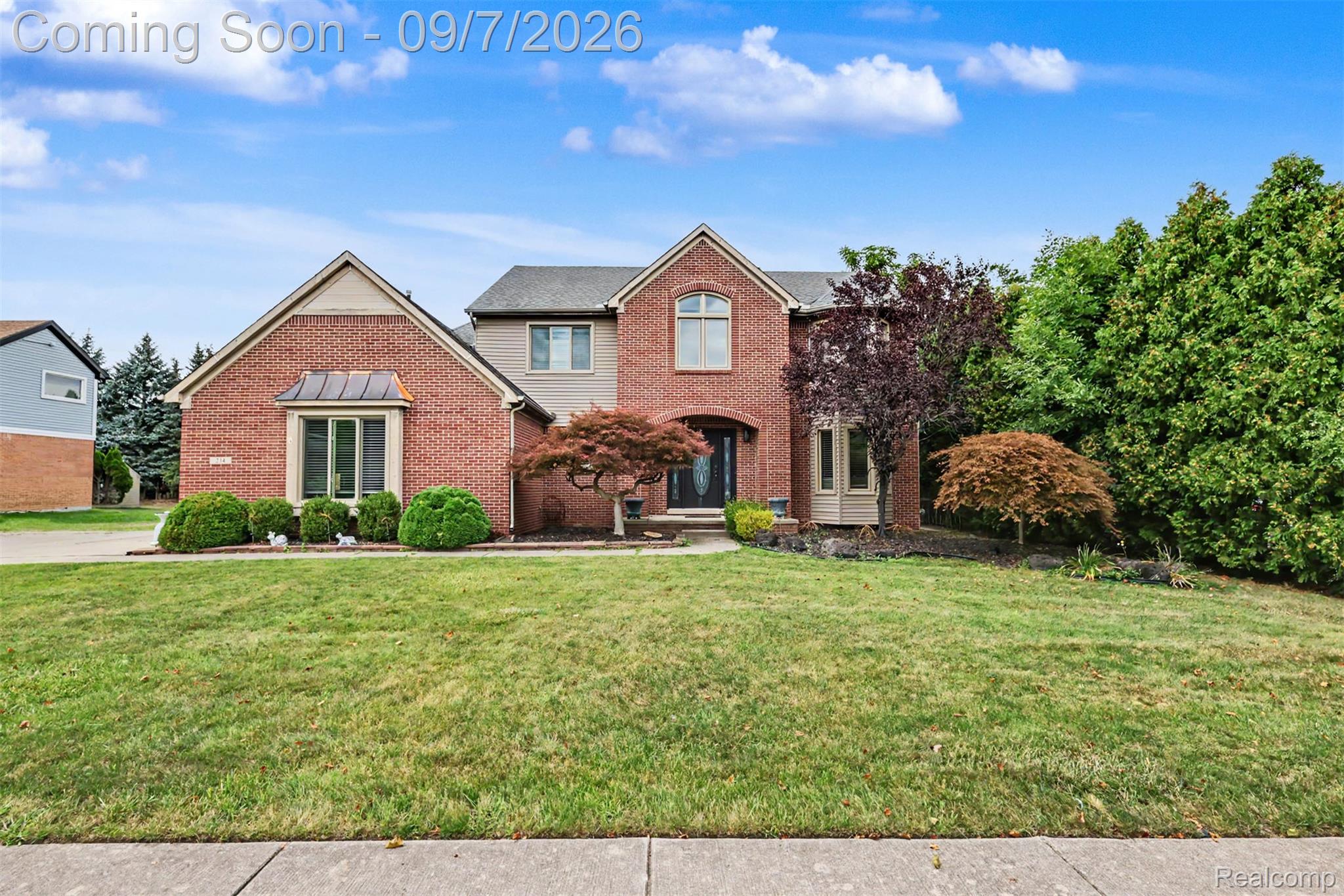 214 Robert Court — photo