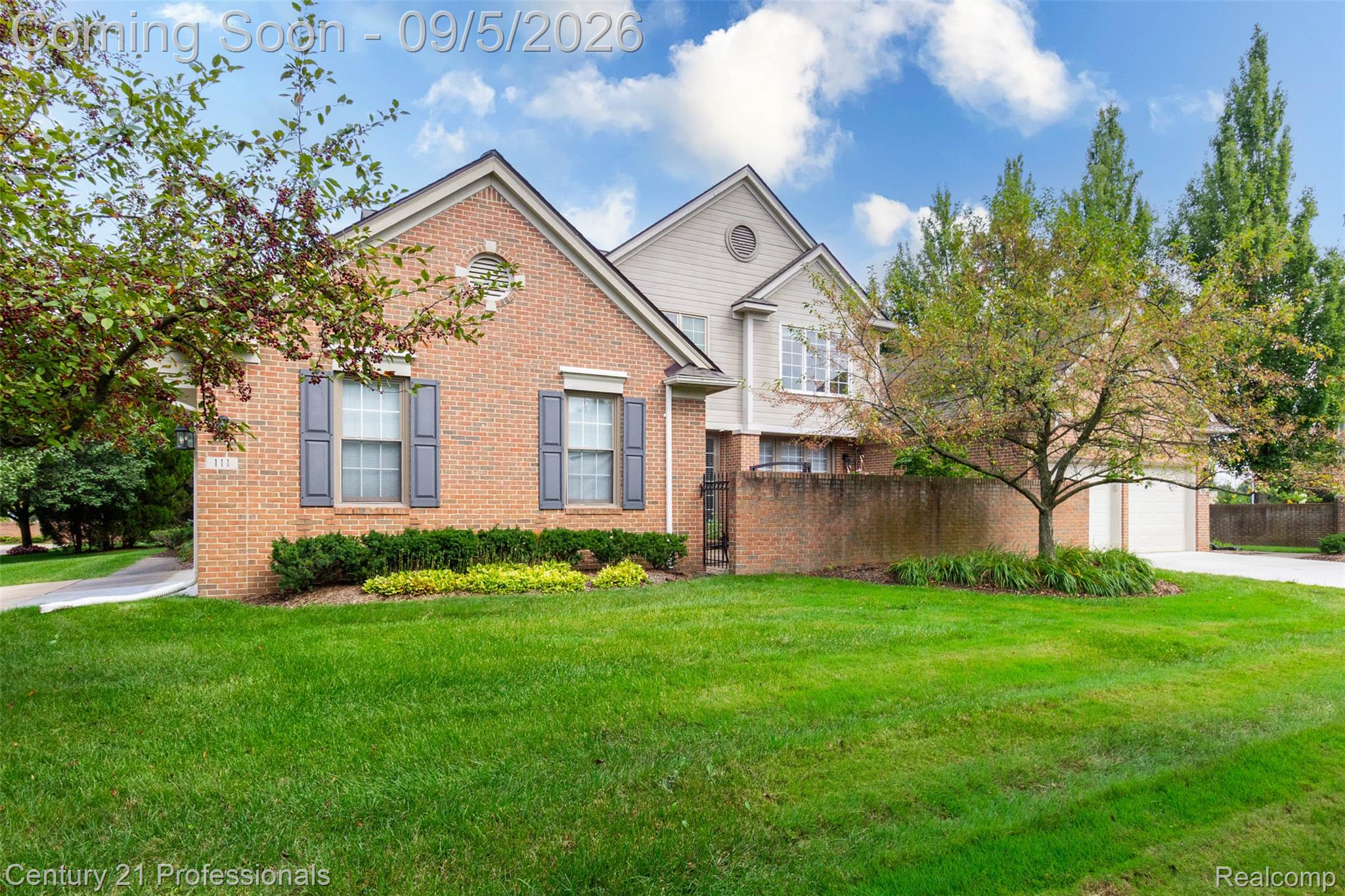 111 Charleston Drive — photo