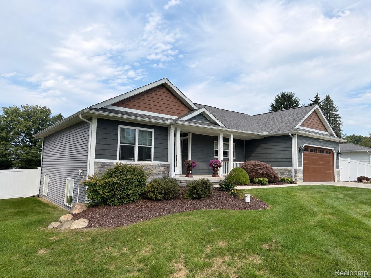 1112 Don Wayne Drive — photo