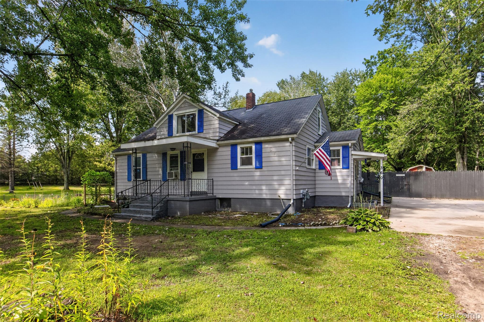 360 Plum Creek Road — photo