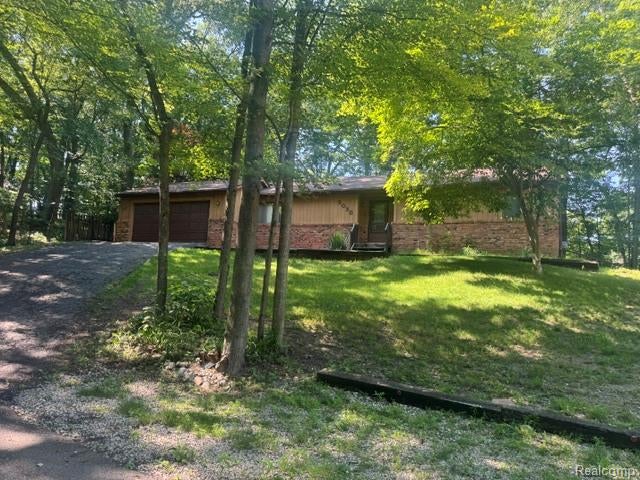 5030 Waw Ban See Drive — photo