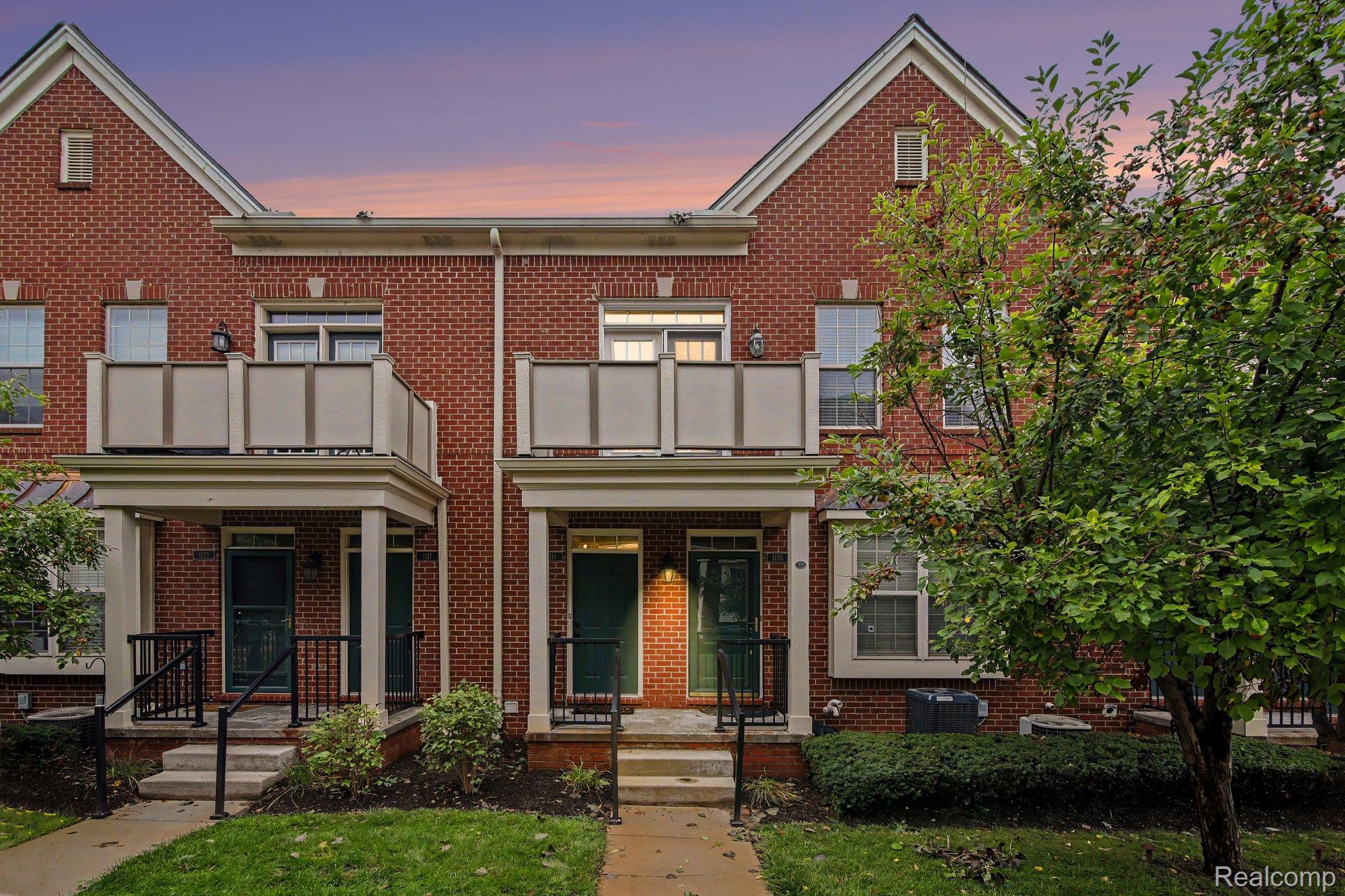 1111 Fountain View Circle — photo