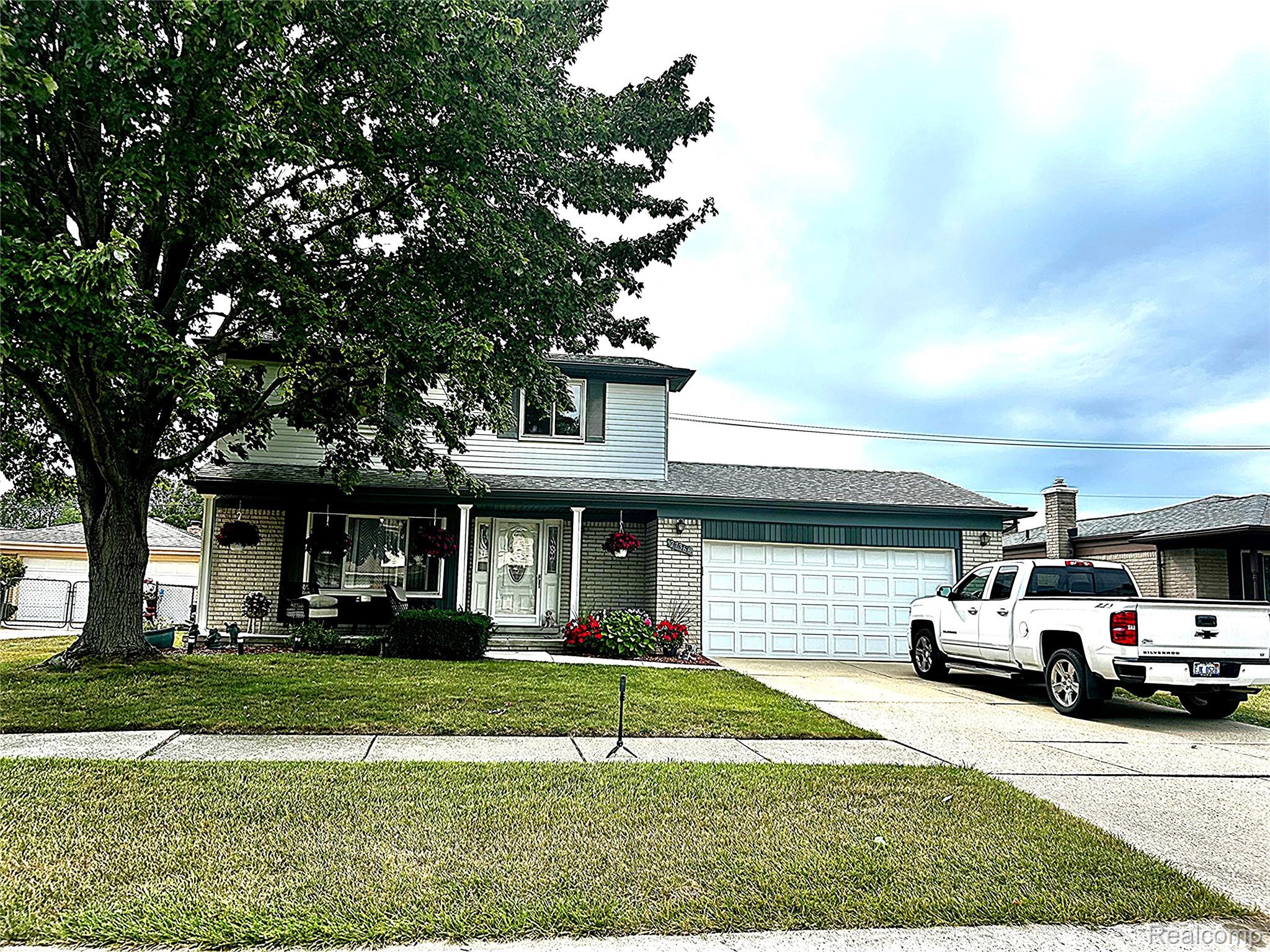 27366 Oakcrest Drive — photo