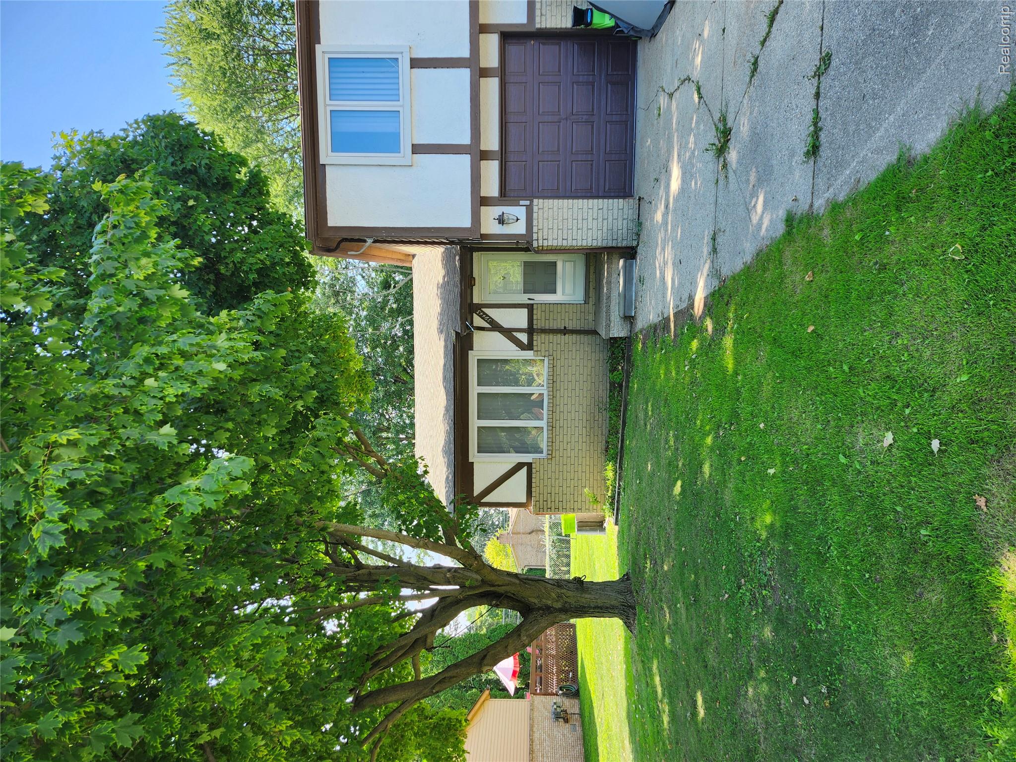 39443 Jefferson Avenue — photo