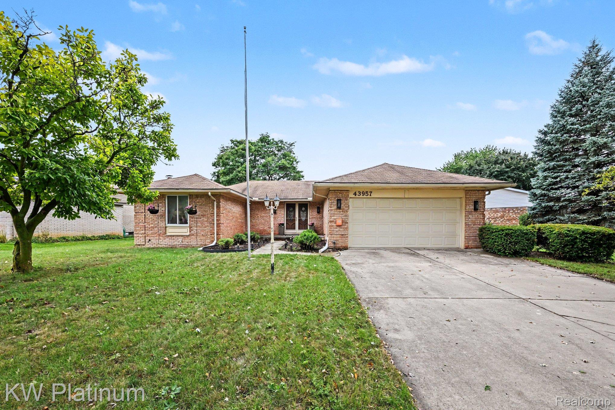 43957 Southampton Drive — photo