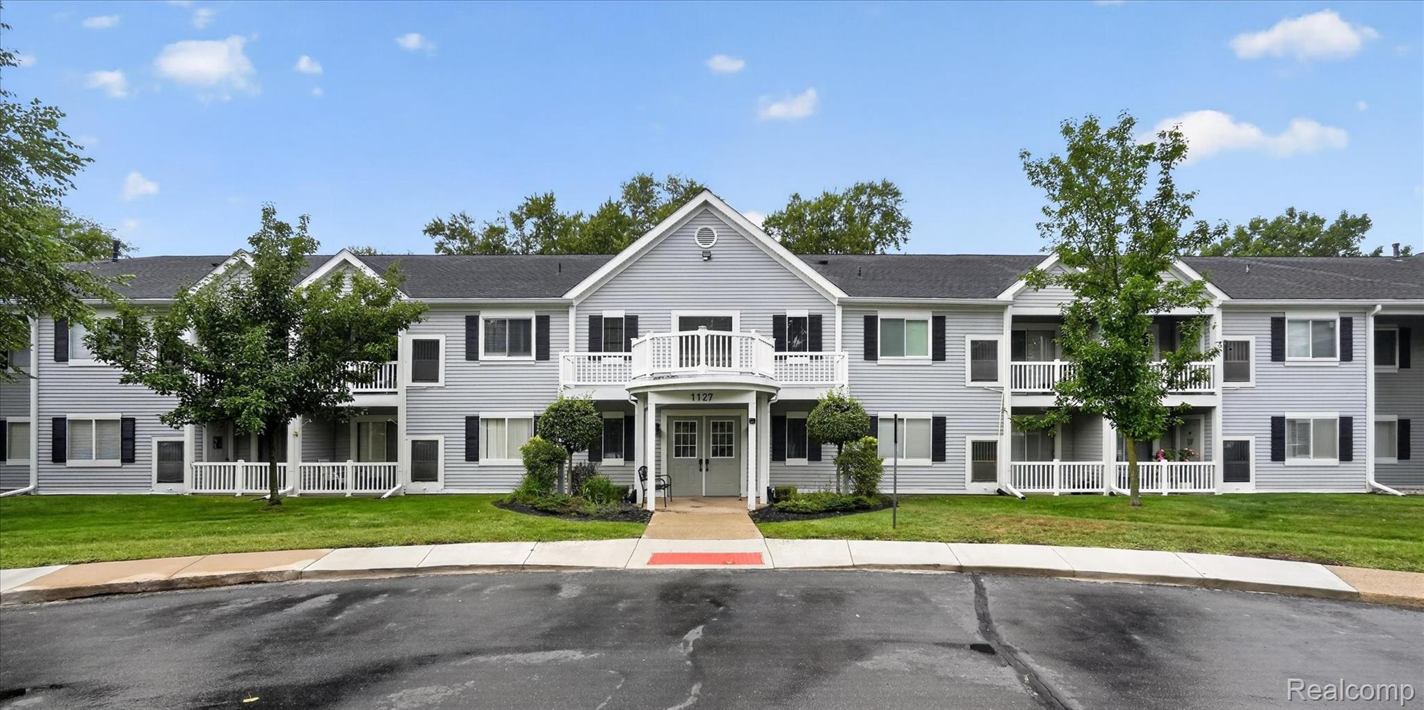 1127 South Lake Drive 117 — photo