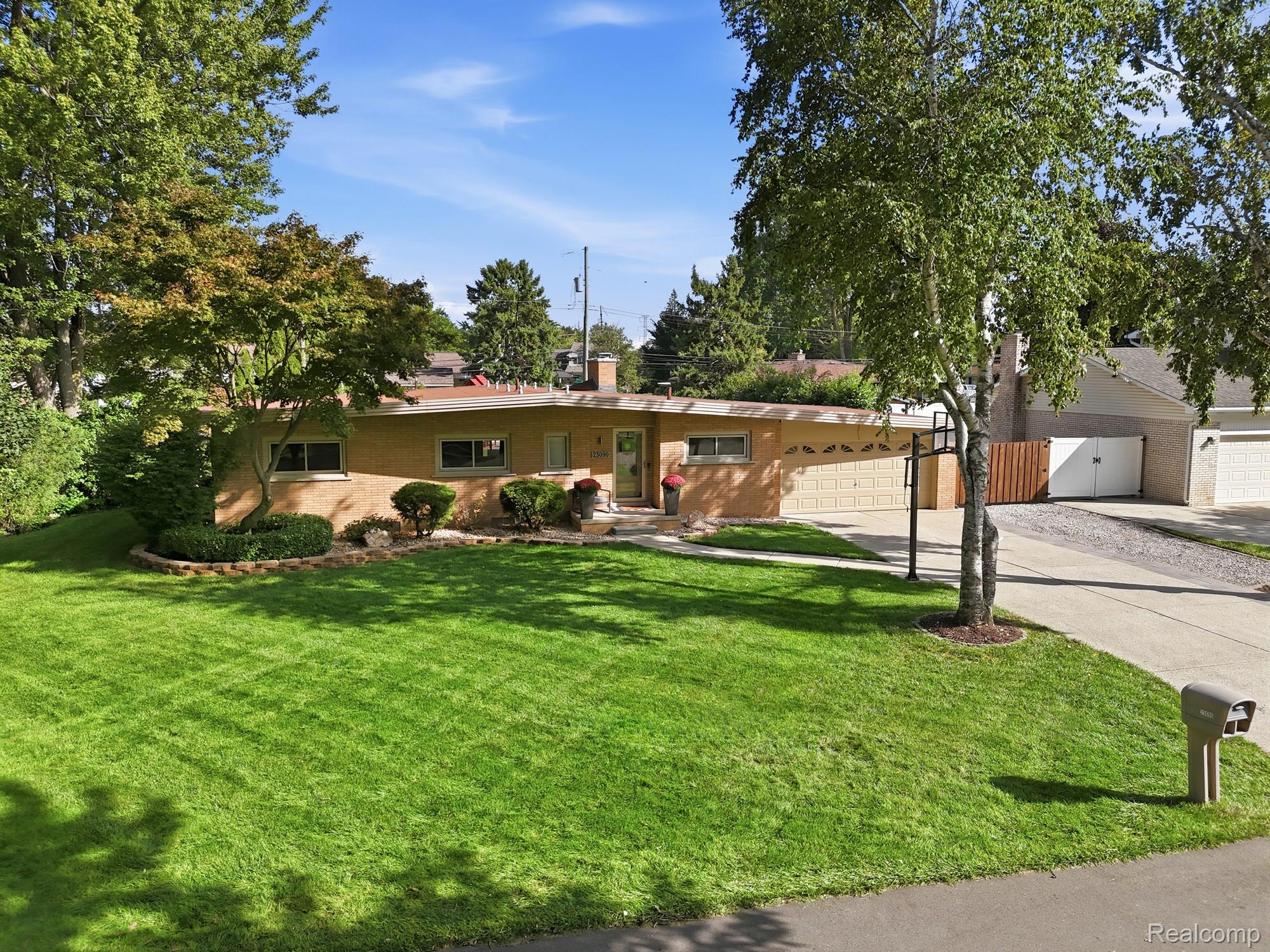23090 Emmett Street — photo