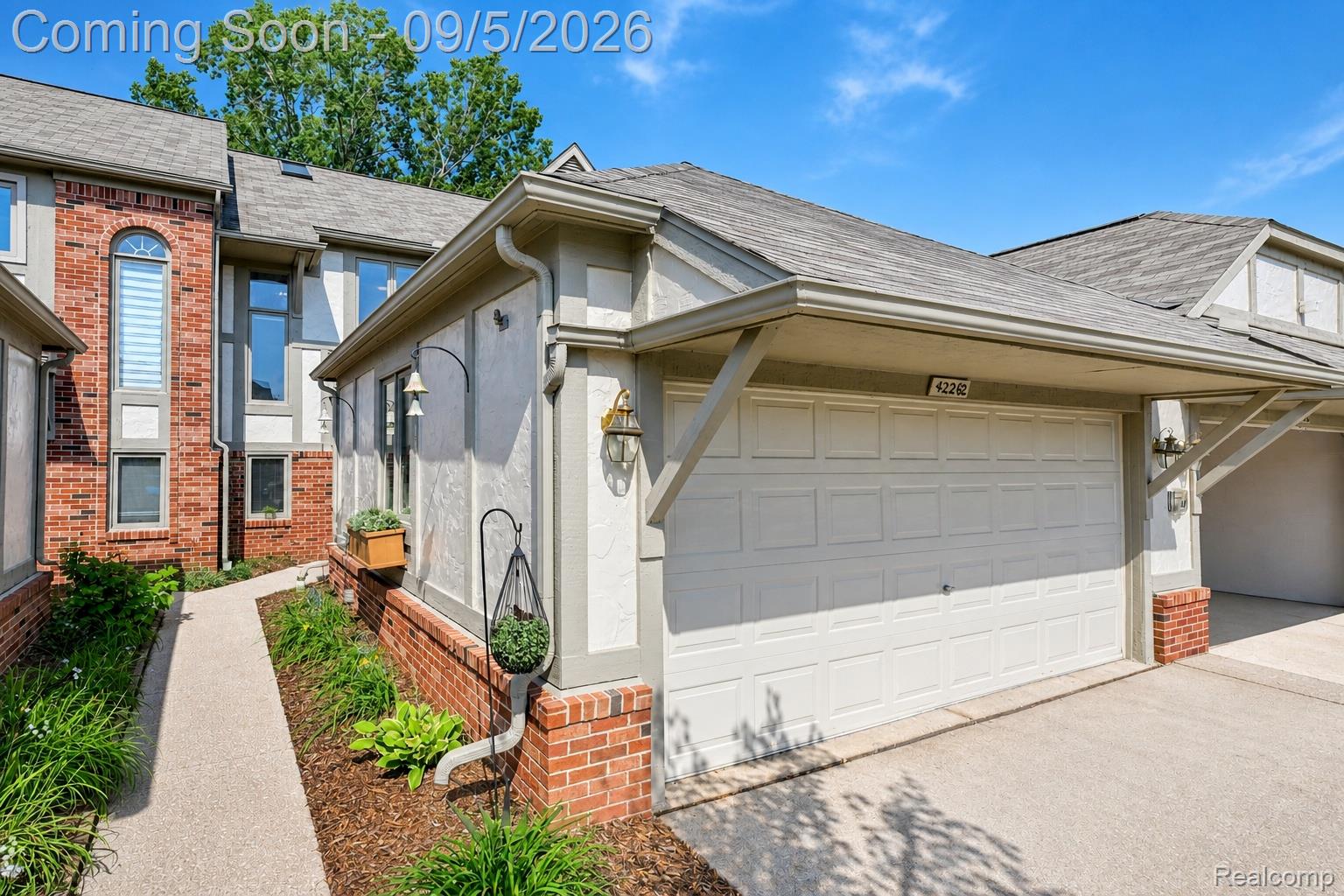 42262 Saratoga Circle — photo