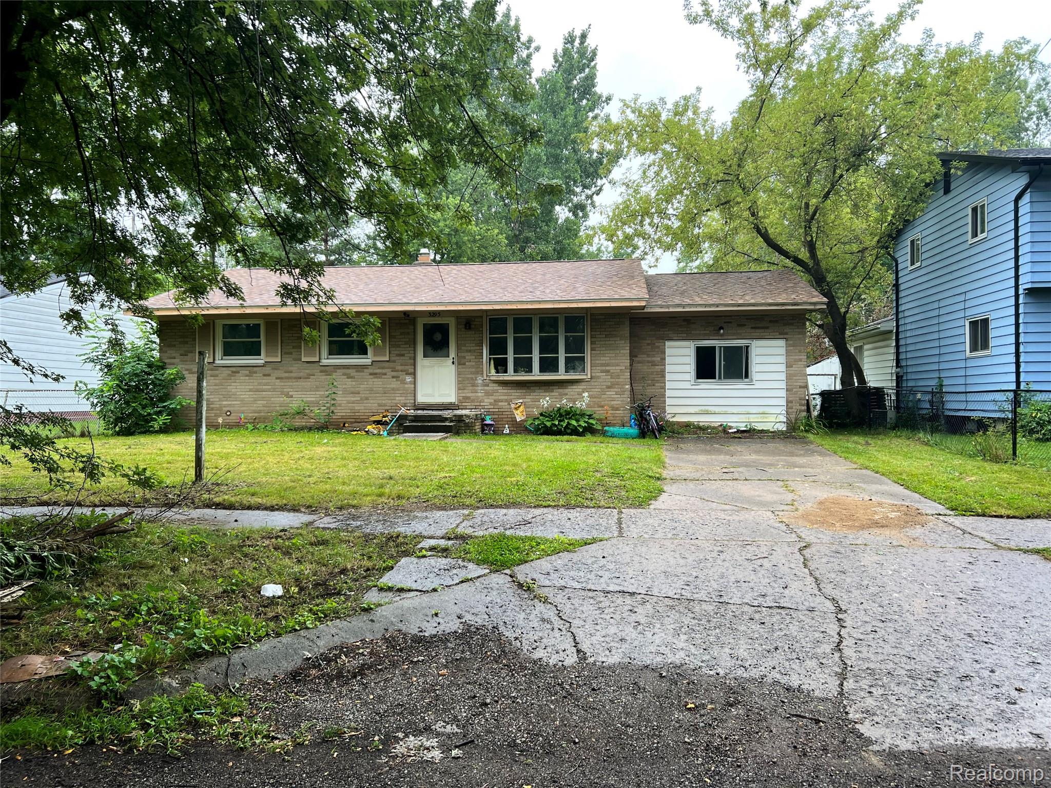 3295 Spring Valley Drive — photo